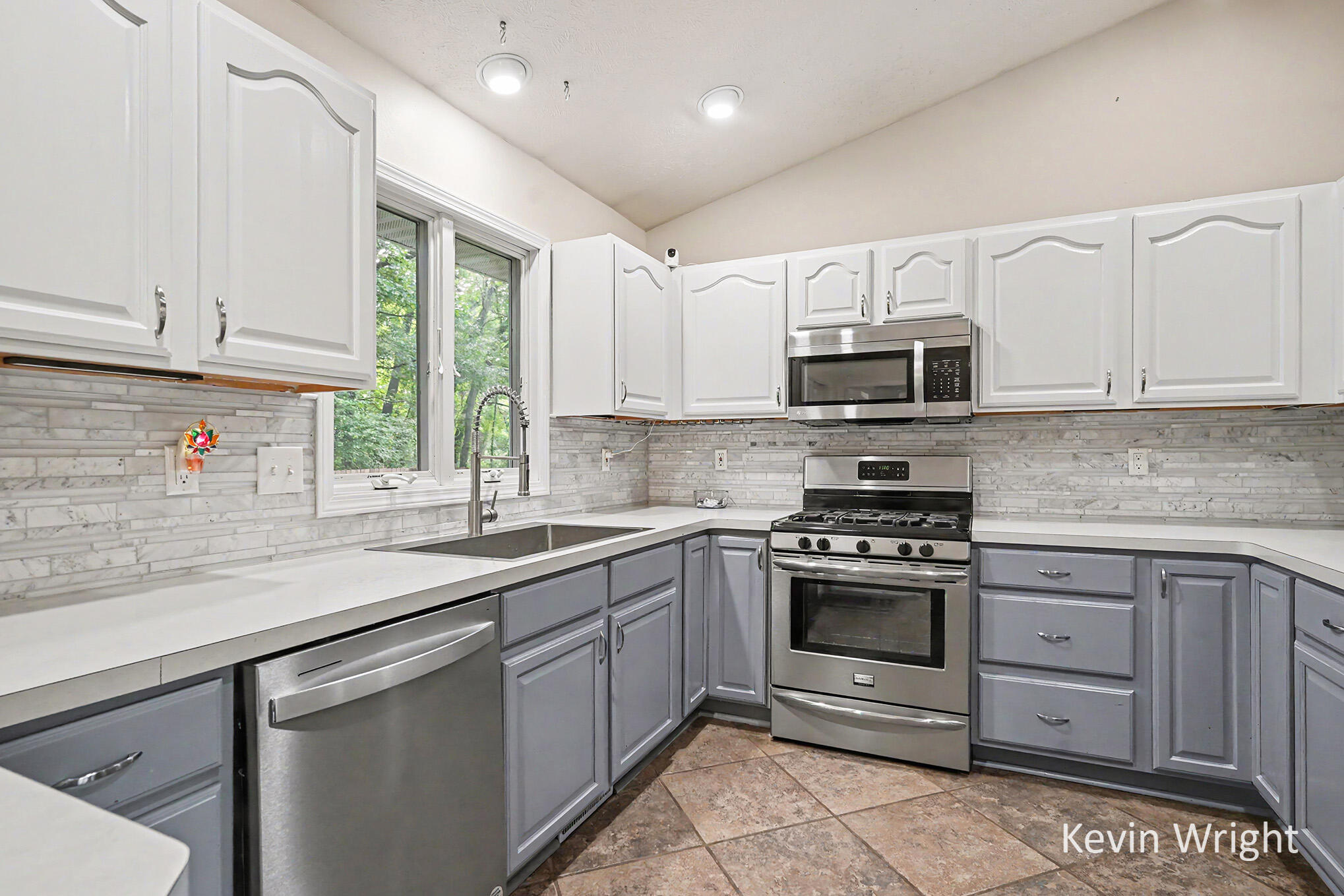 1802 Duchess Court Muskegon MI 49445