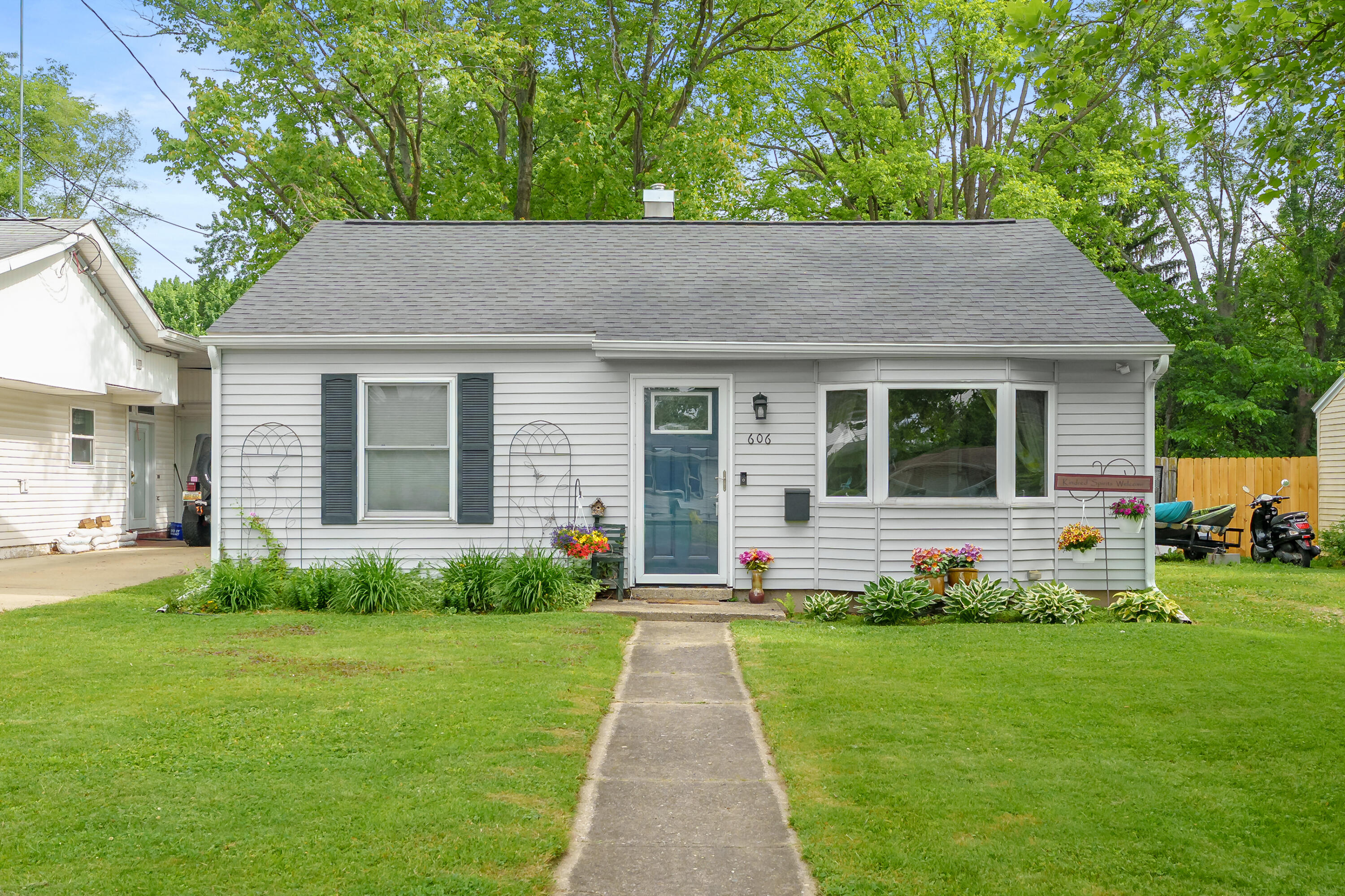 606 Pleasant Avenue Kalamazoo MI 49008