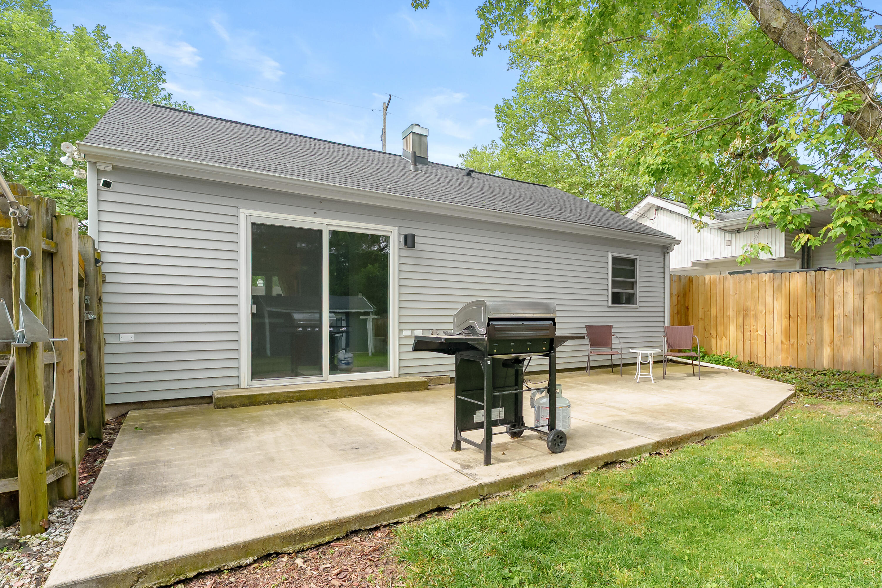 606 Pleasant Avenue Kalamazoo MI 49008