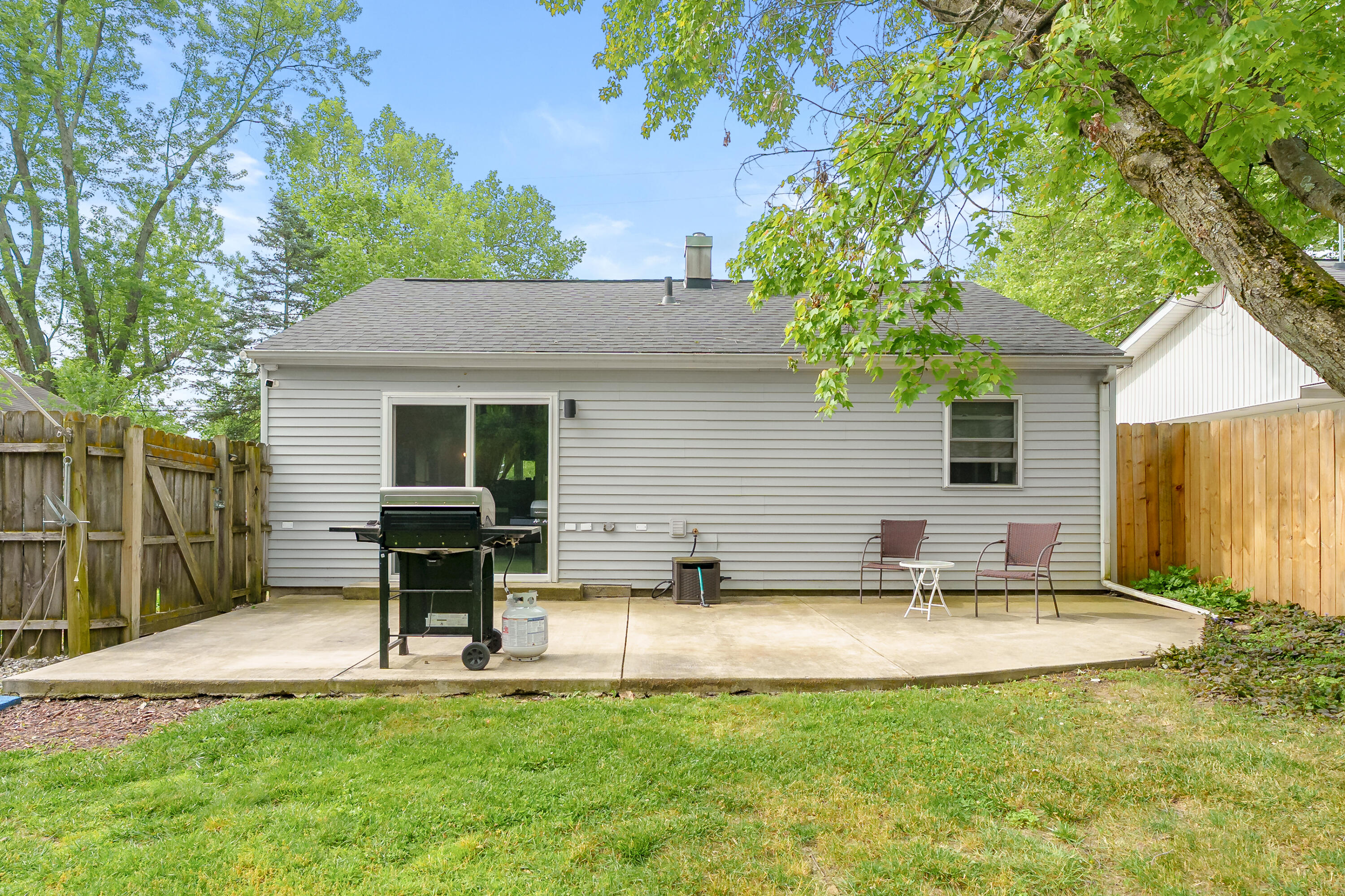 606 Pleasant Avenue Kalamazoo MI 49008