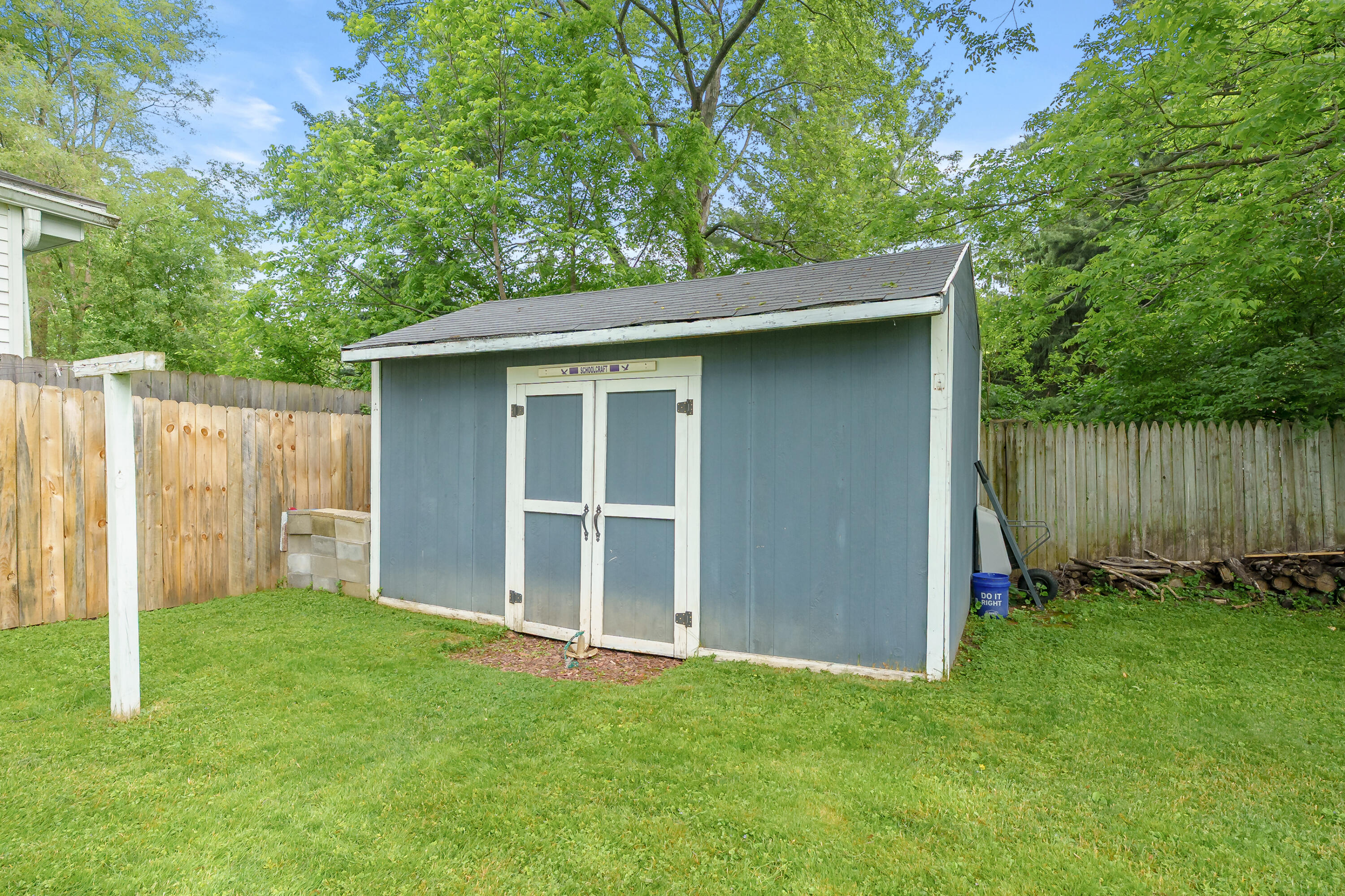 606 Pleasant Avenue Kalamazoo MI 49008