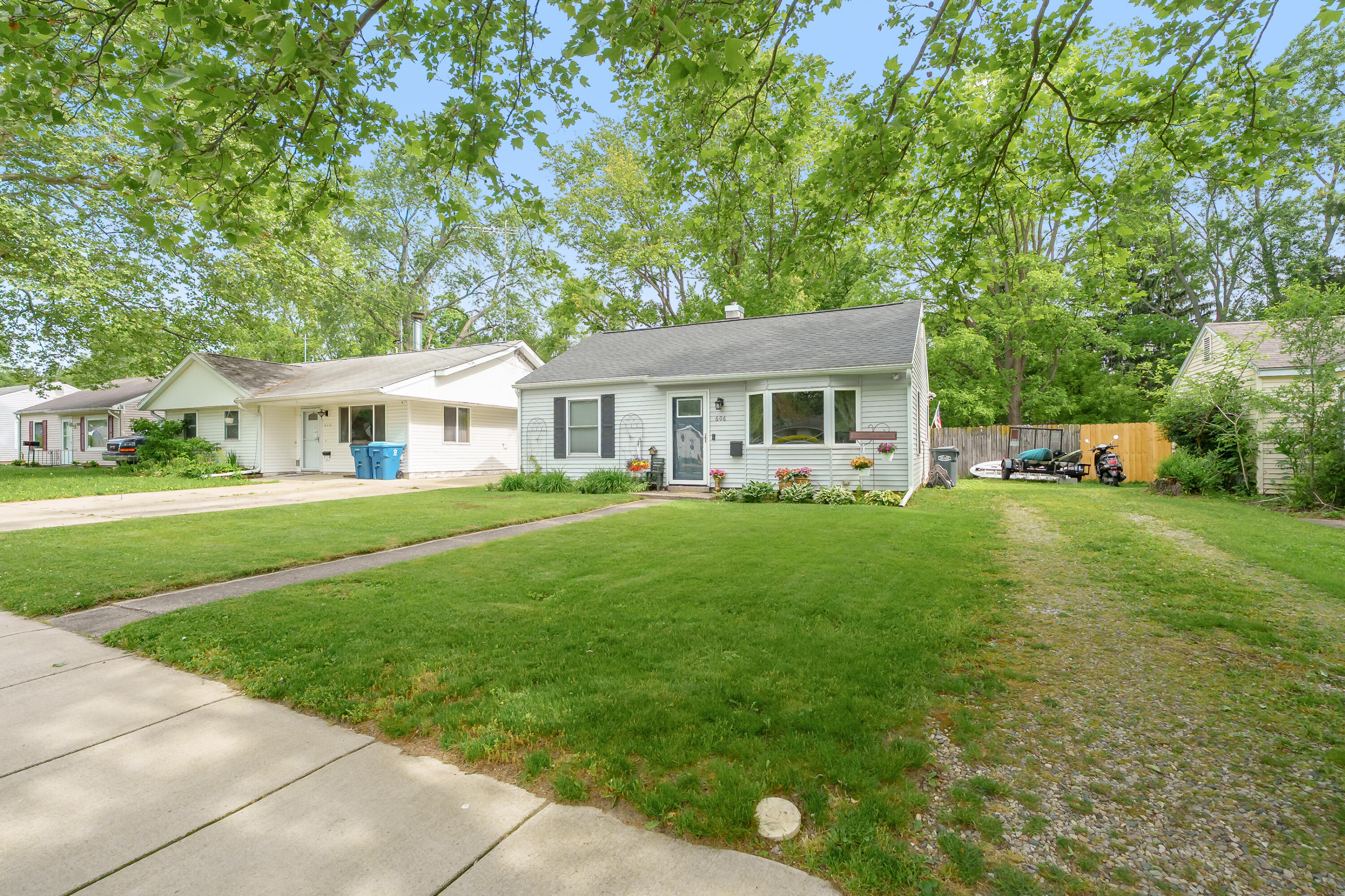 606 Pleasant Avenue Kalamazoo MI 49008