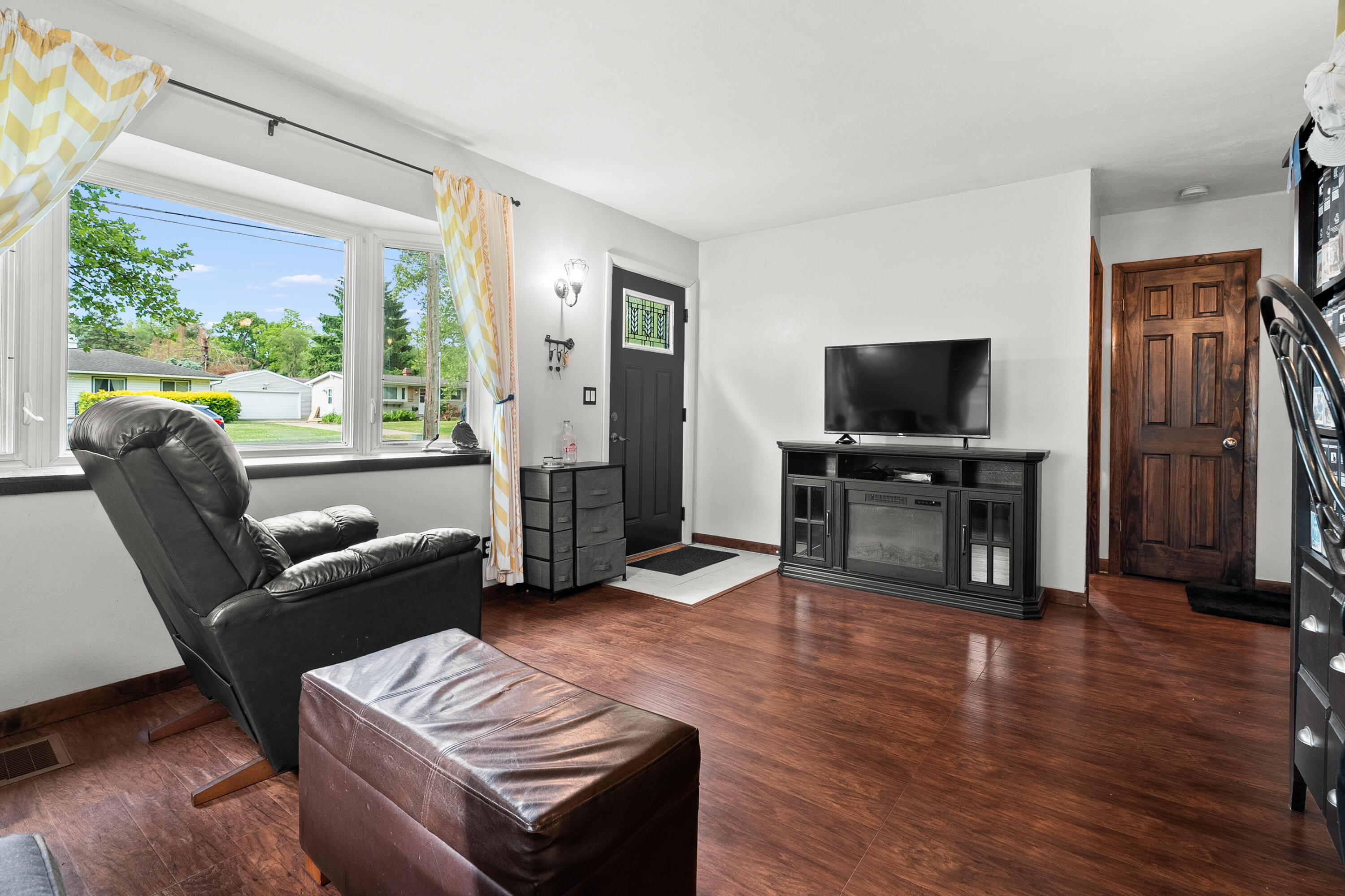 606 Pleasant Avenue Kalamazoo MI 49008