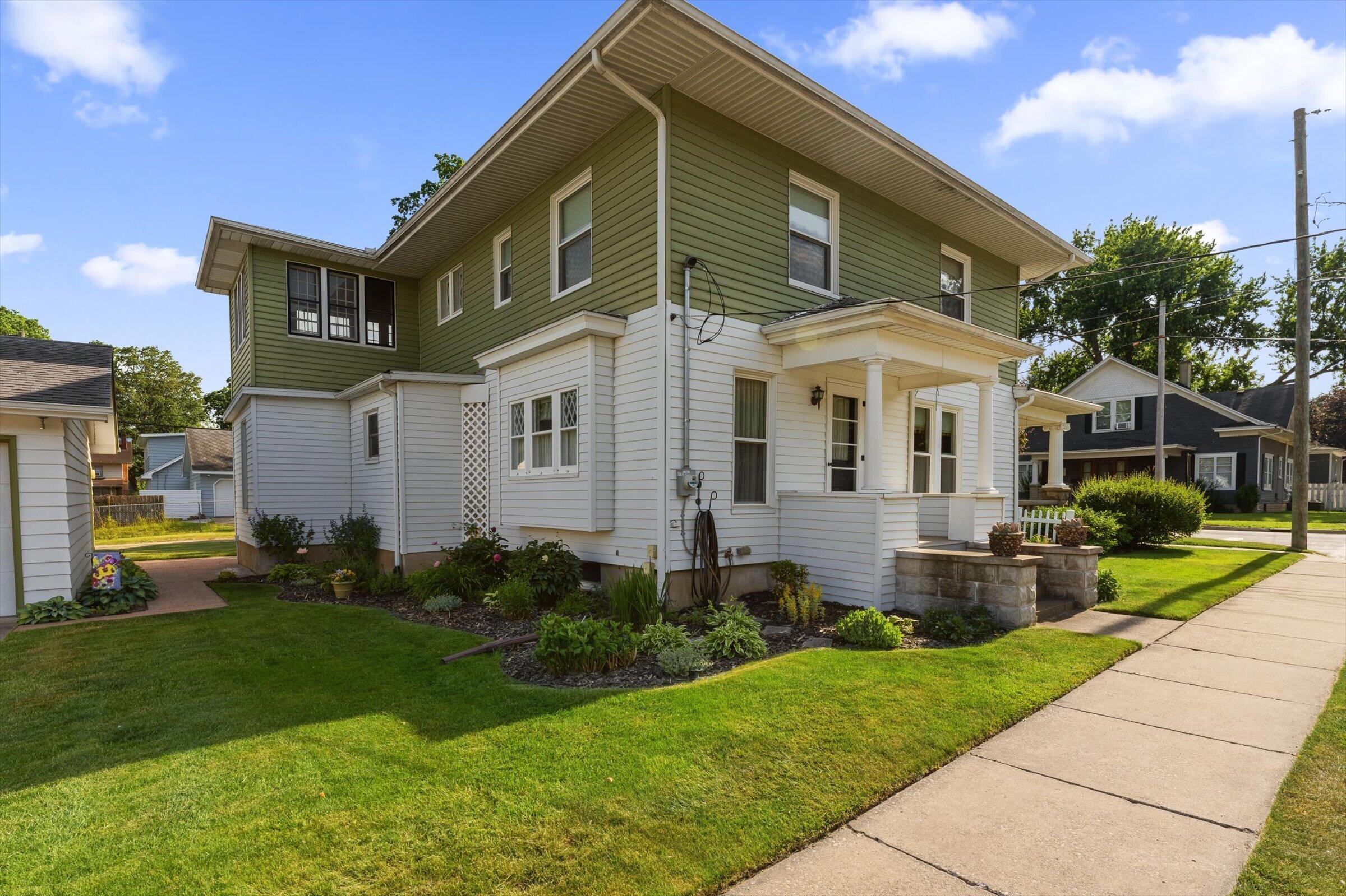208 Moccasin Street Buchanan MI 49107