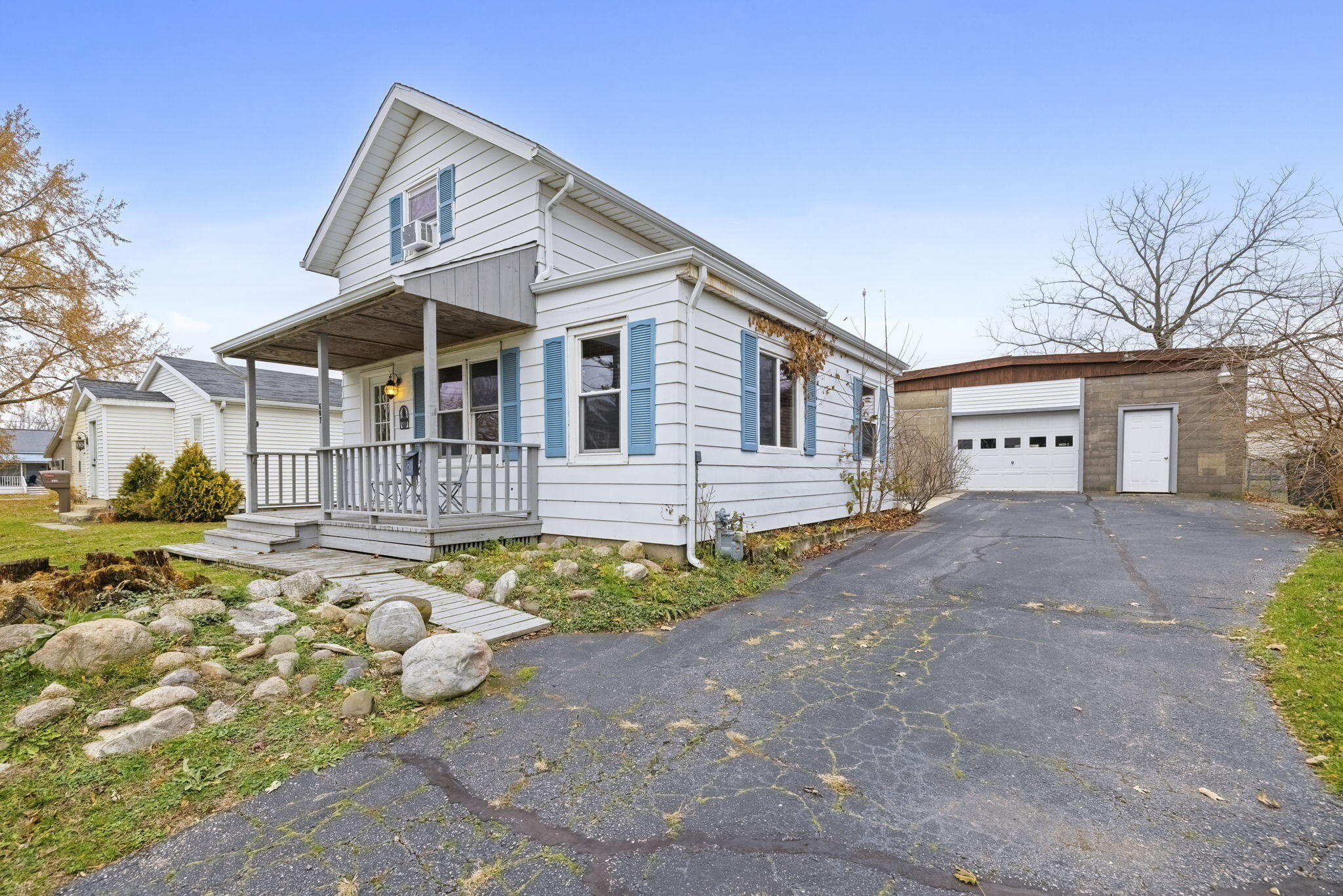 607 Sherwood Avenue Three Oaks MI 49128