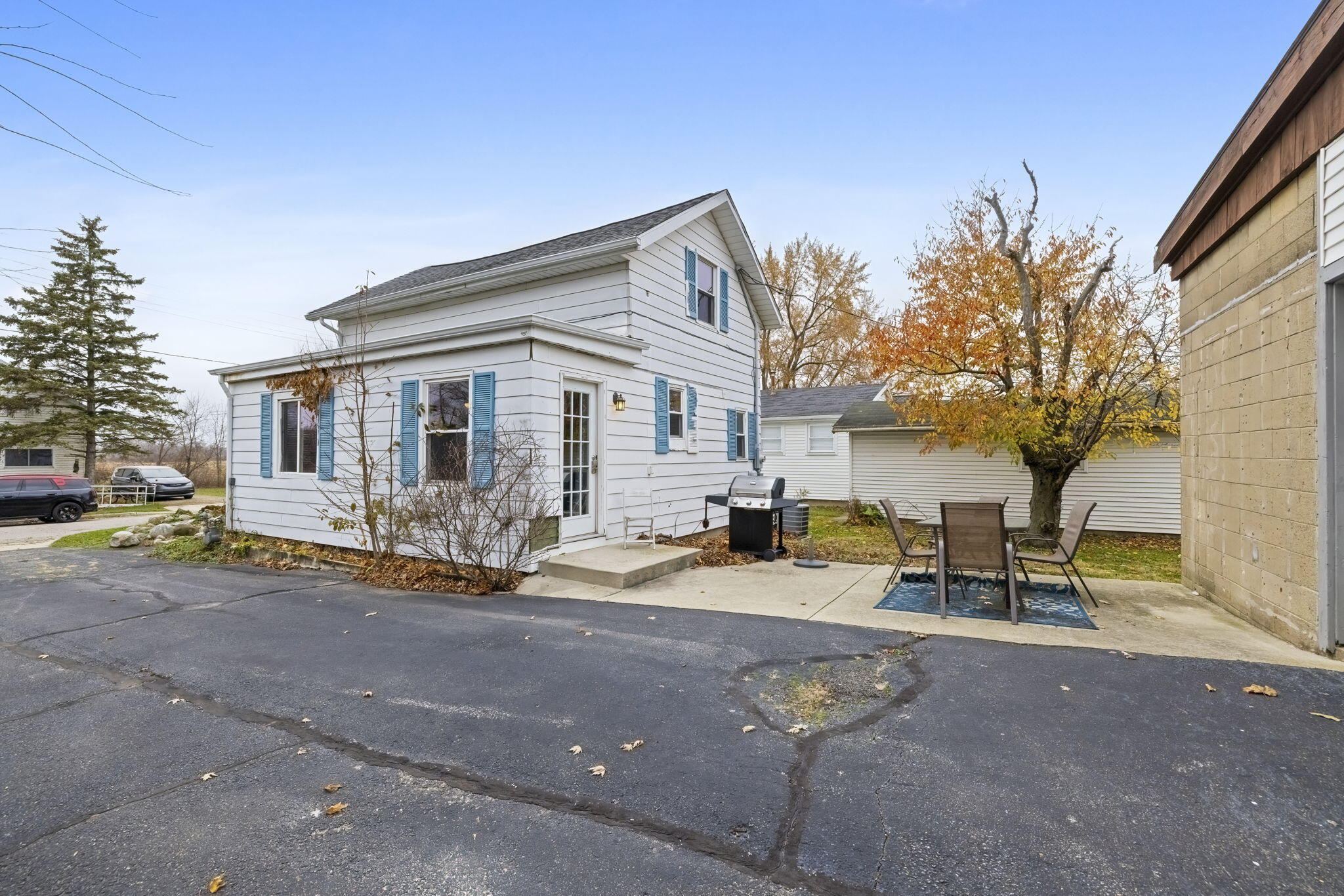 607 Sherwood Avenue Three Oaks MI 49128