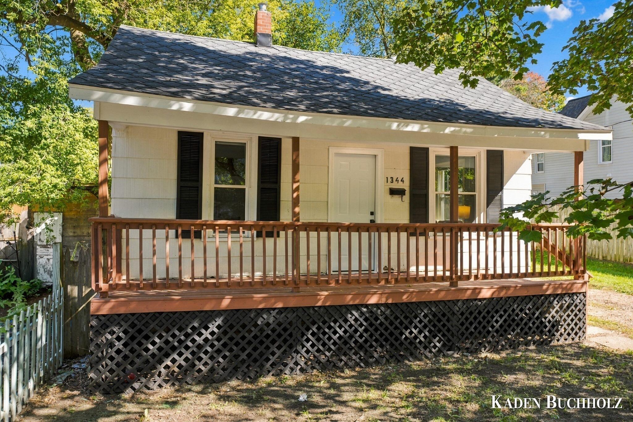 1344 Maude Avenue NE Grand Rapids MI 49505