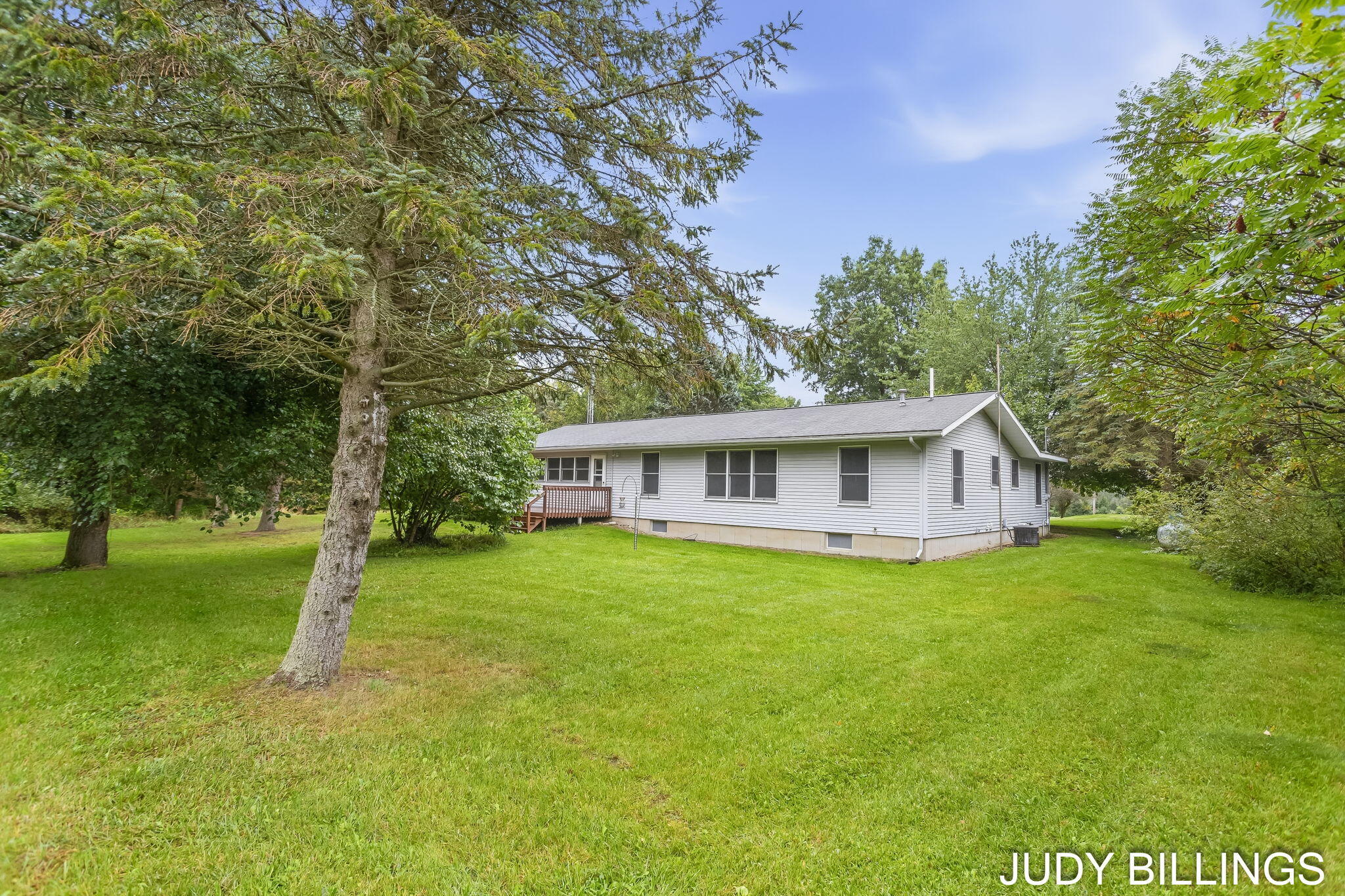 6675 120th Avenue Fennville MI 49408