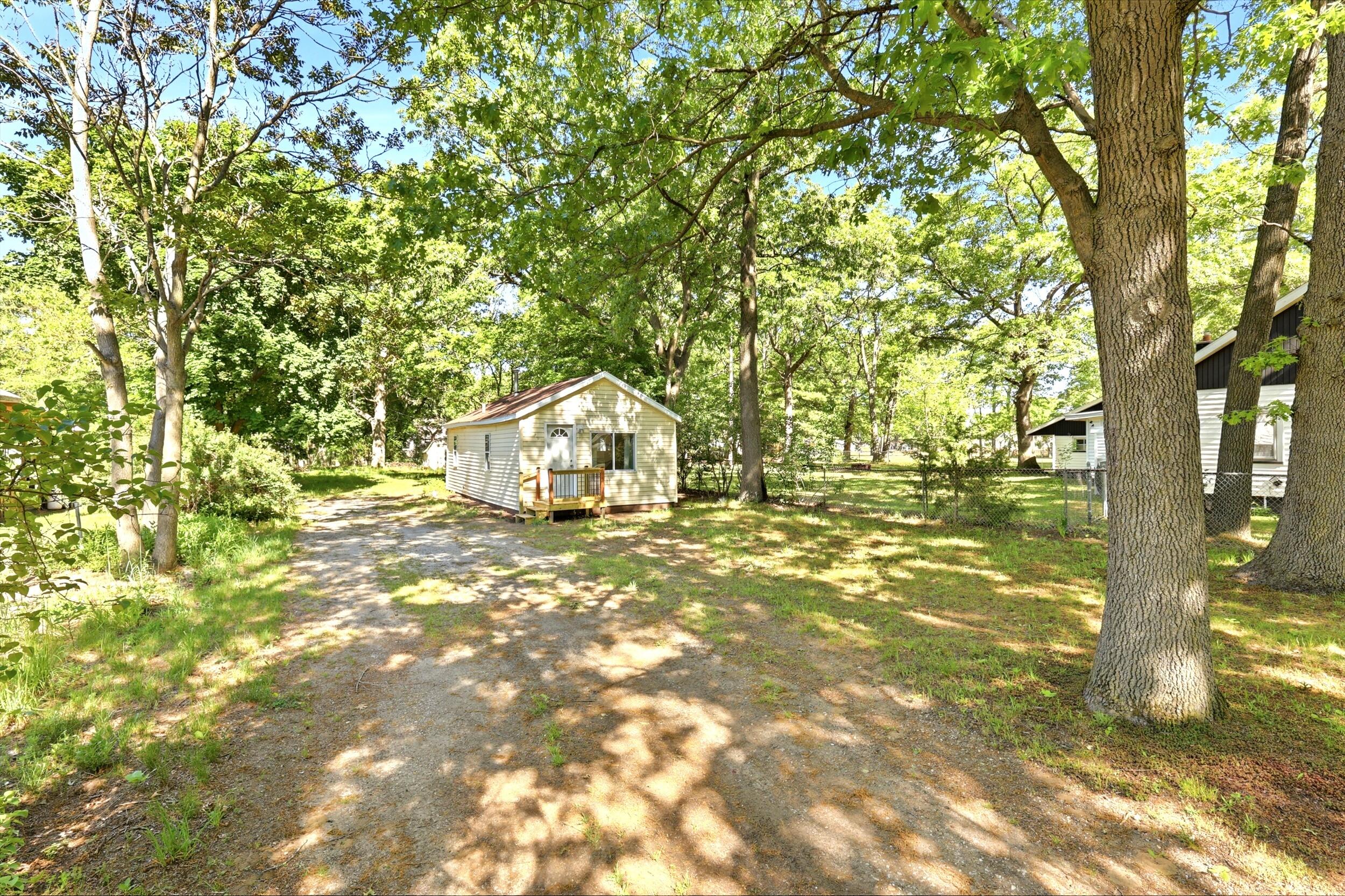 2933 Valk Street Muskegon MI 49444