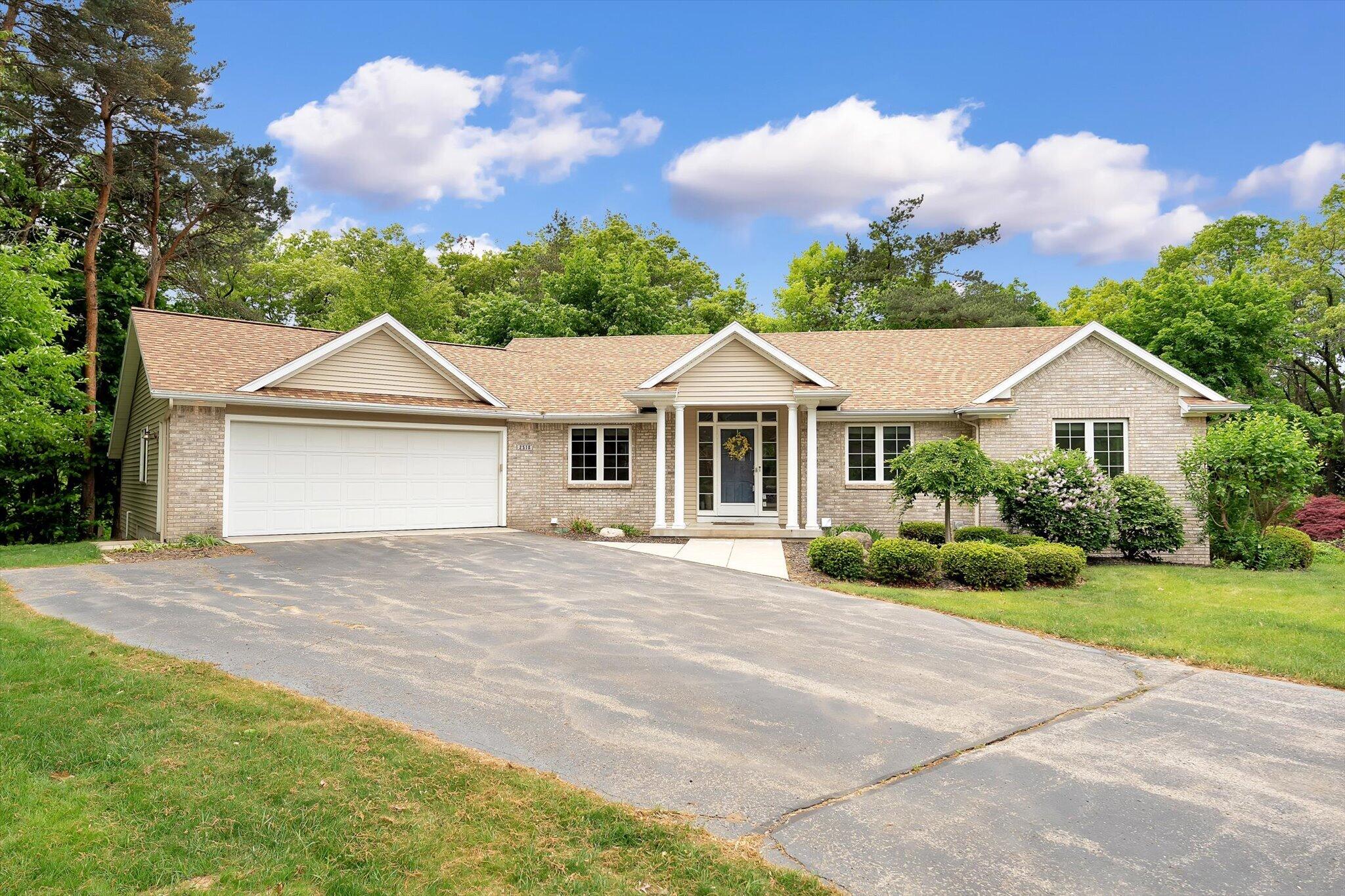 2510 Thoreau Court NE Grand Rapids MI 49525