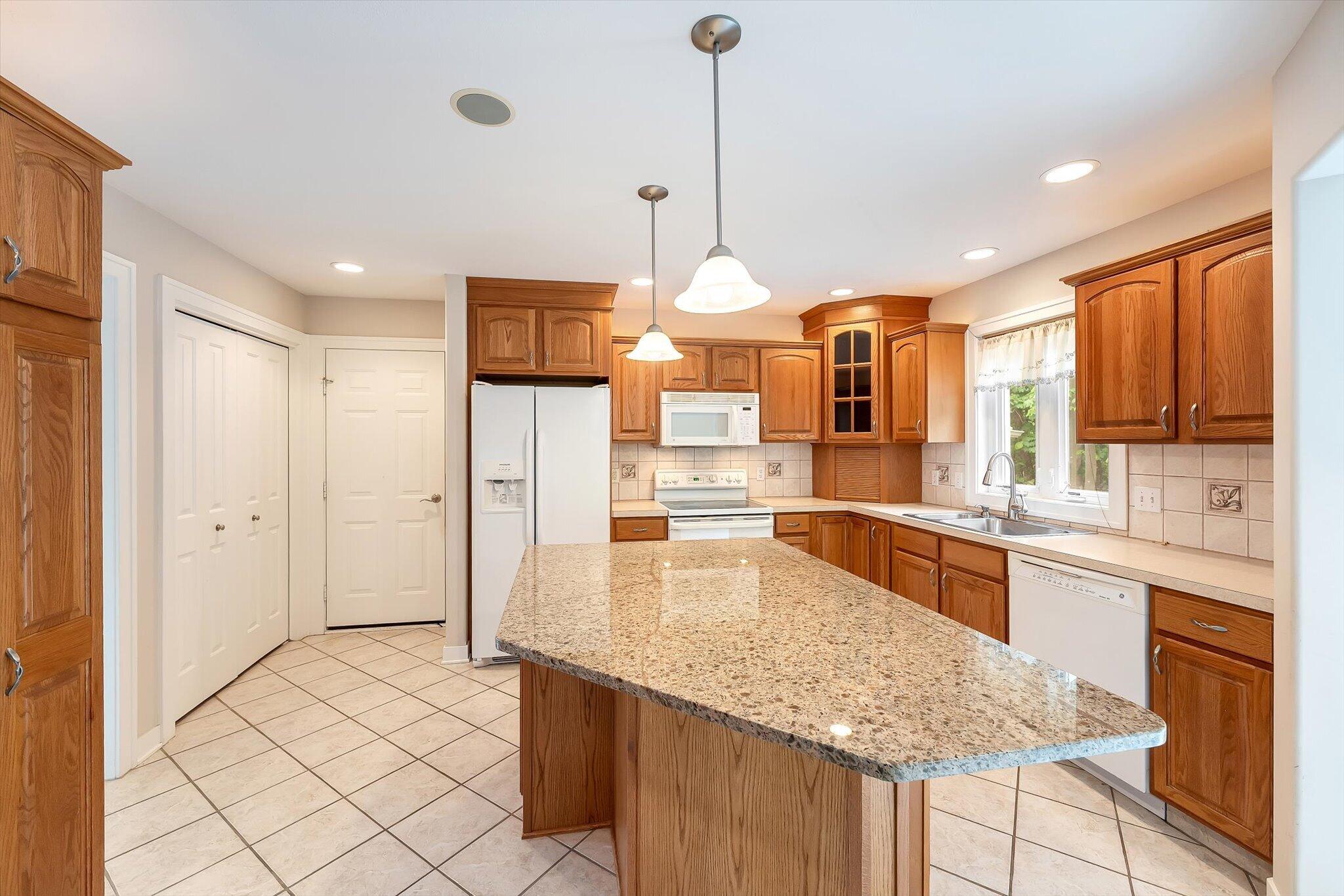 2510 Thoreau Court NE Grand Rapids MI 49525
