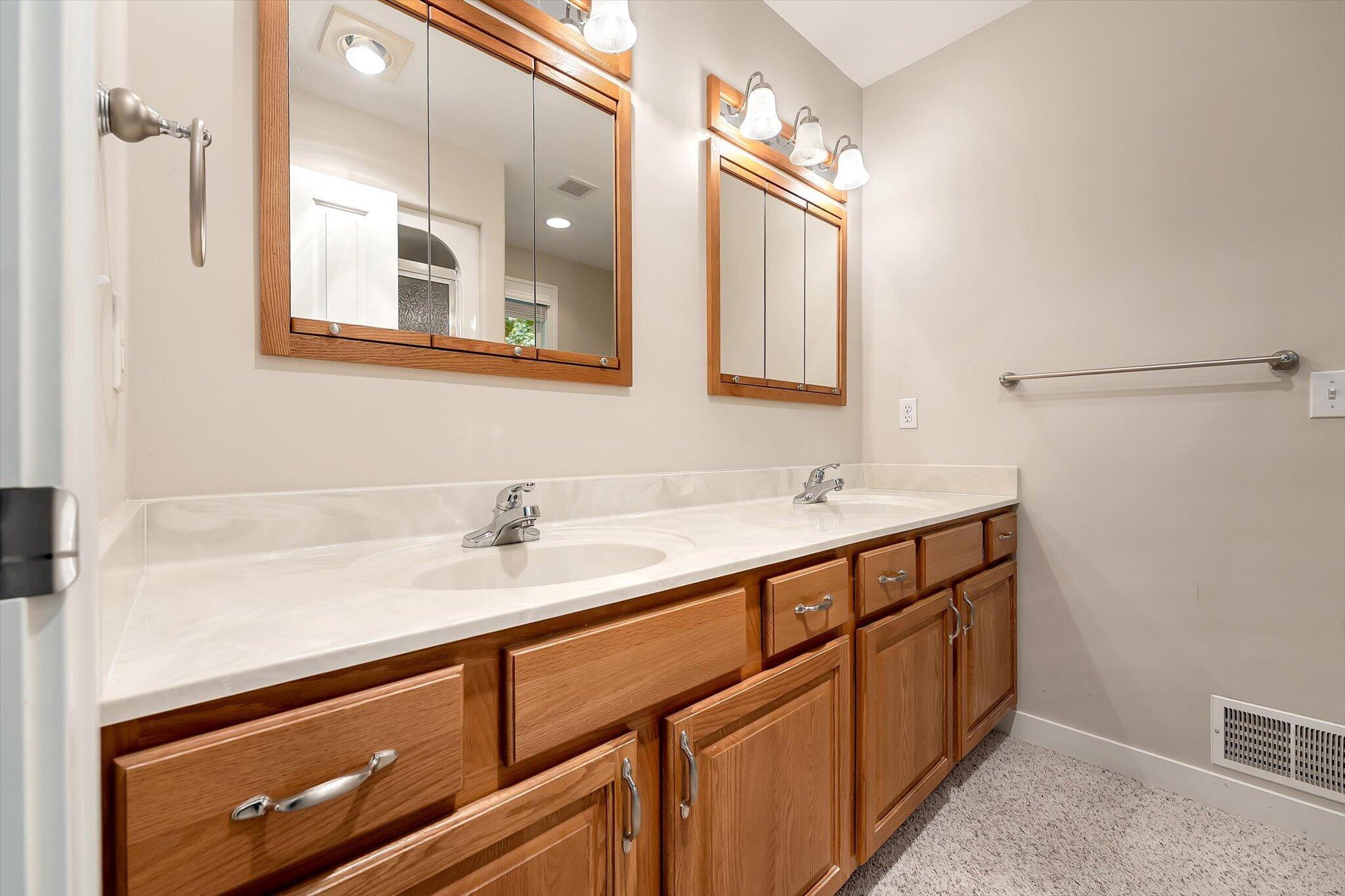 2510 Thoreau Court NE Grand Rapids MI 49525