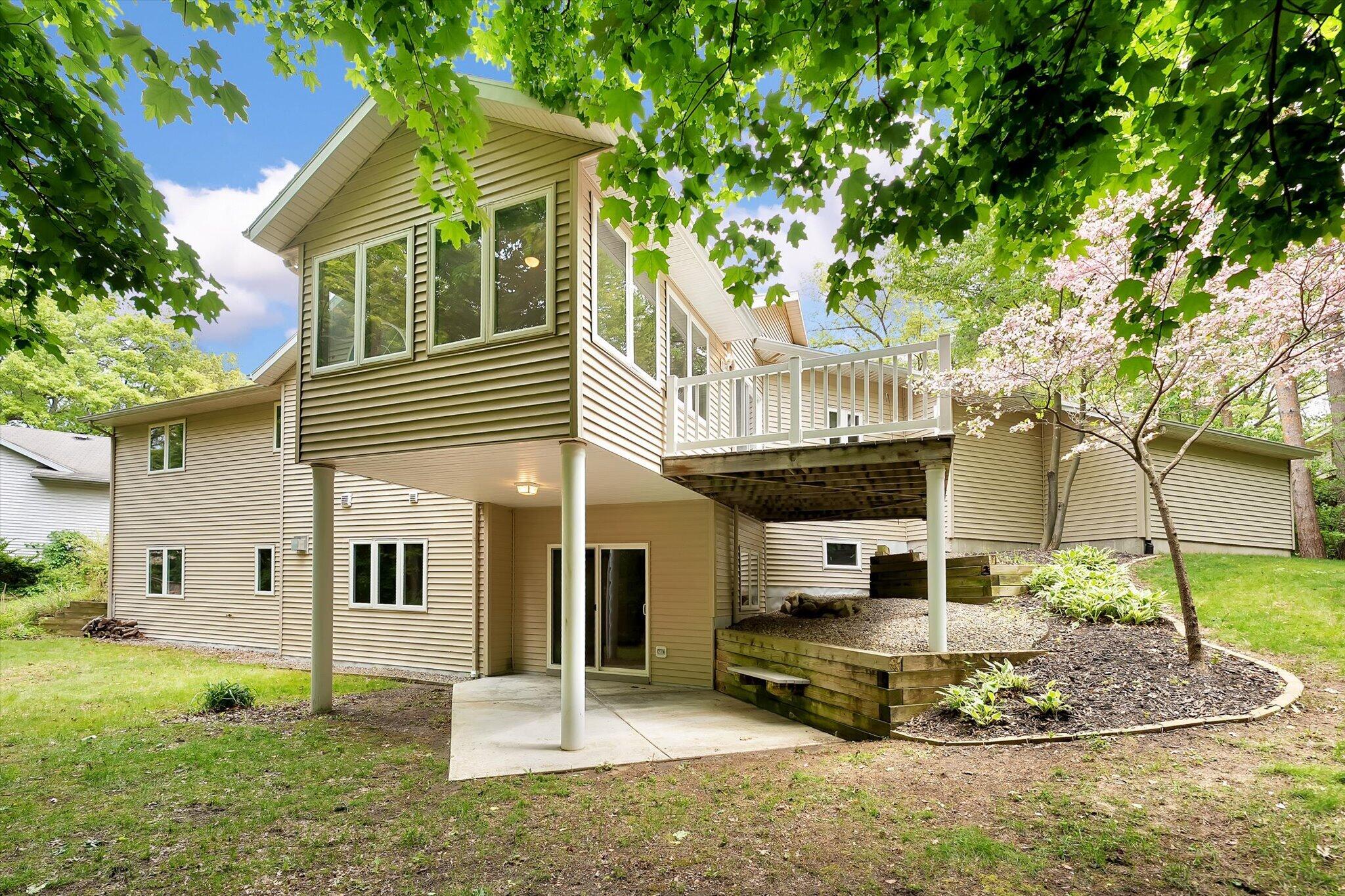 2510 Thoreau Court NE Grand Rapids MI 49525