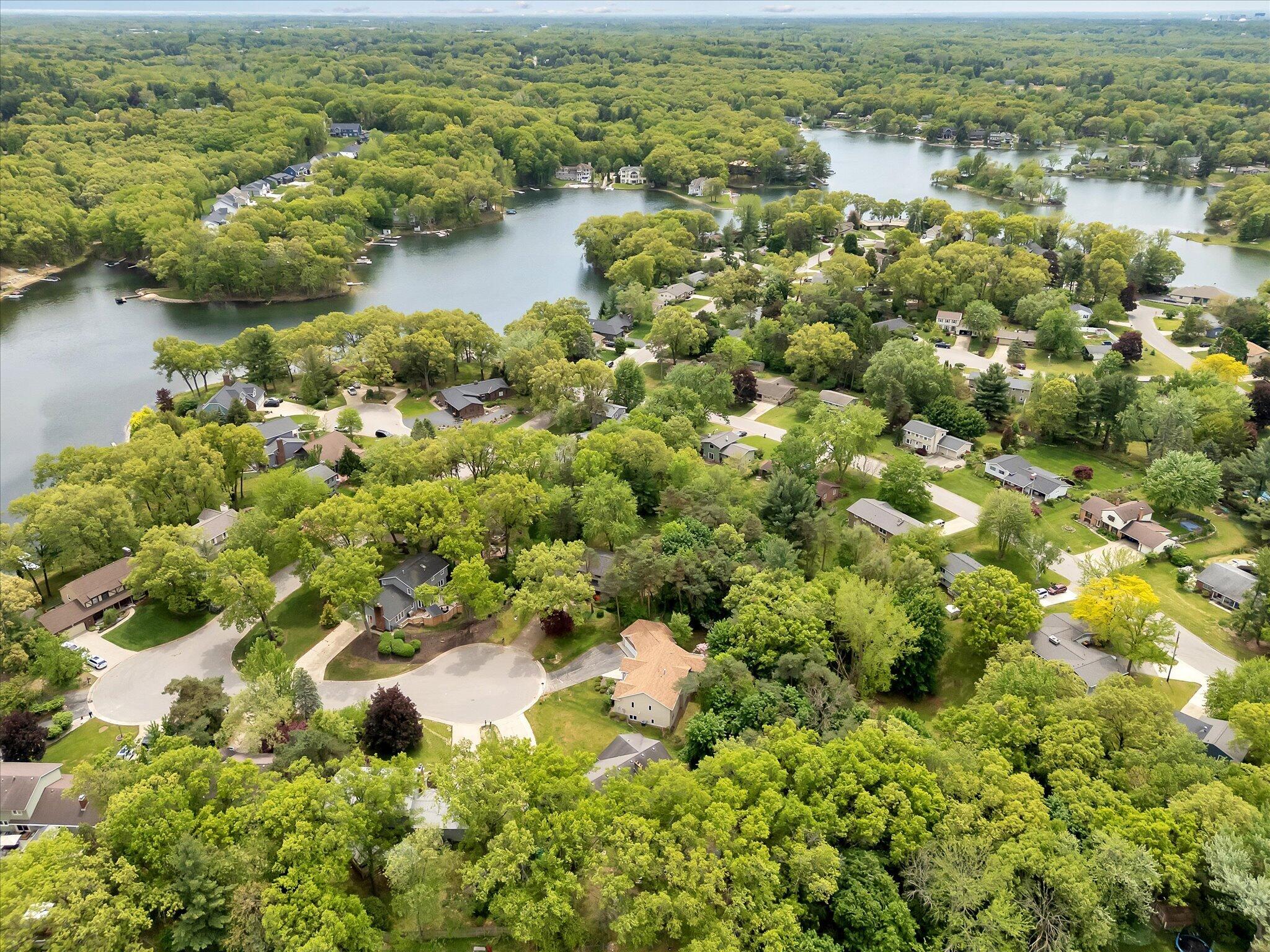 2510 Thoreau Court NE Grand Rapids MI 49525