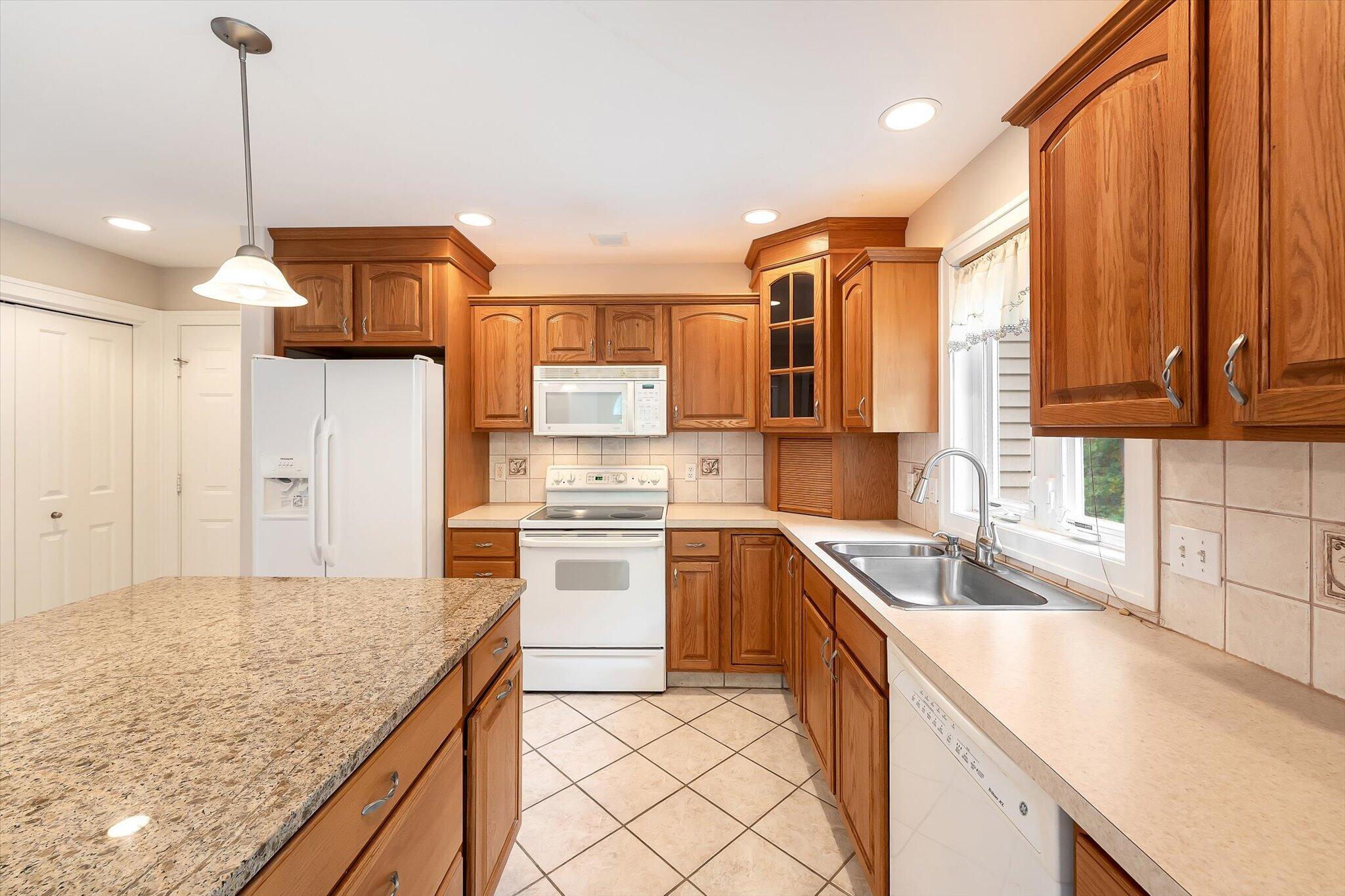 2510 Thoreau Court NE Grand Rapids MI 49525