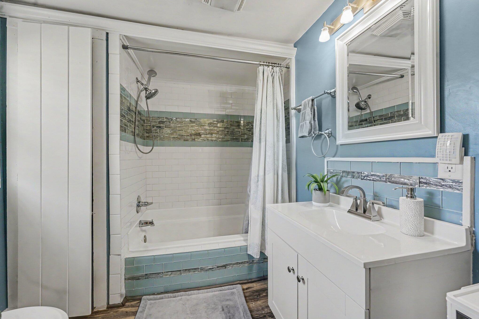 1261 Van Portfliet Drive NW Grand Rapids MI 49534