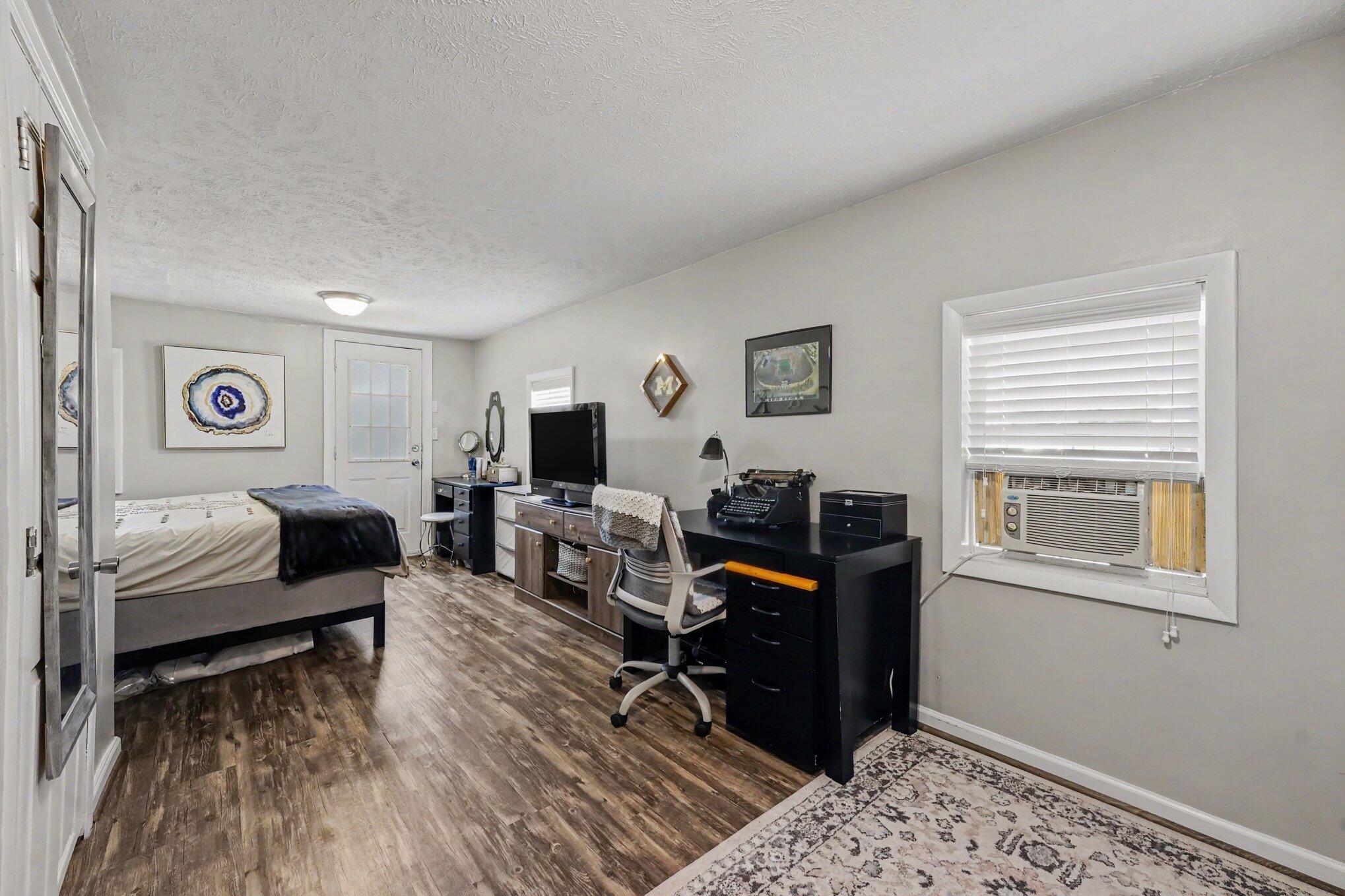 1261 Van Portfliet Drive NW Grand Rapids MI 49534