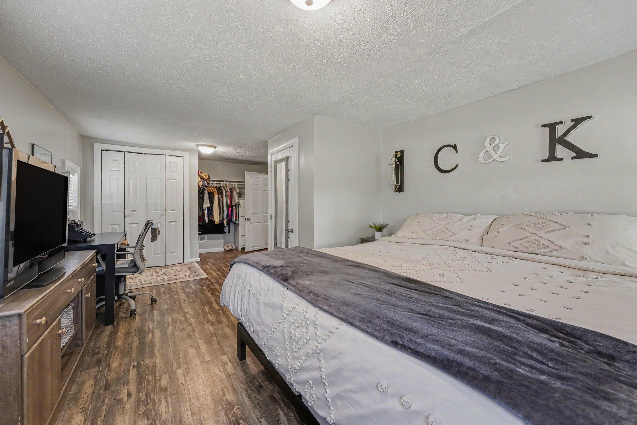1261 Van Portfliet Drive NW Grand Rapids MI 49534