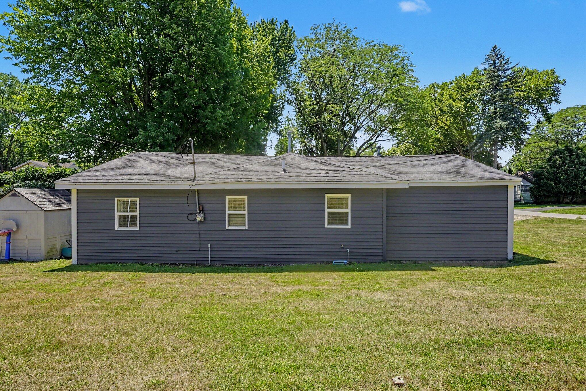1261 Van Portfliet Drive NW Grand Rapids MI 49534