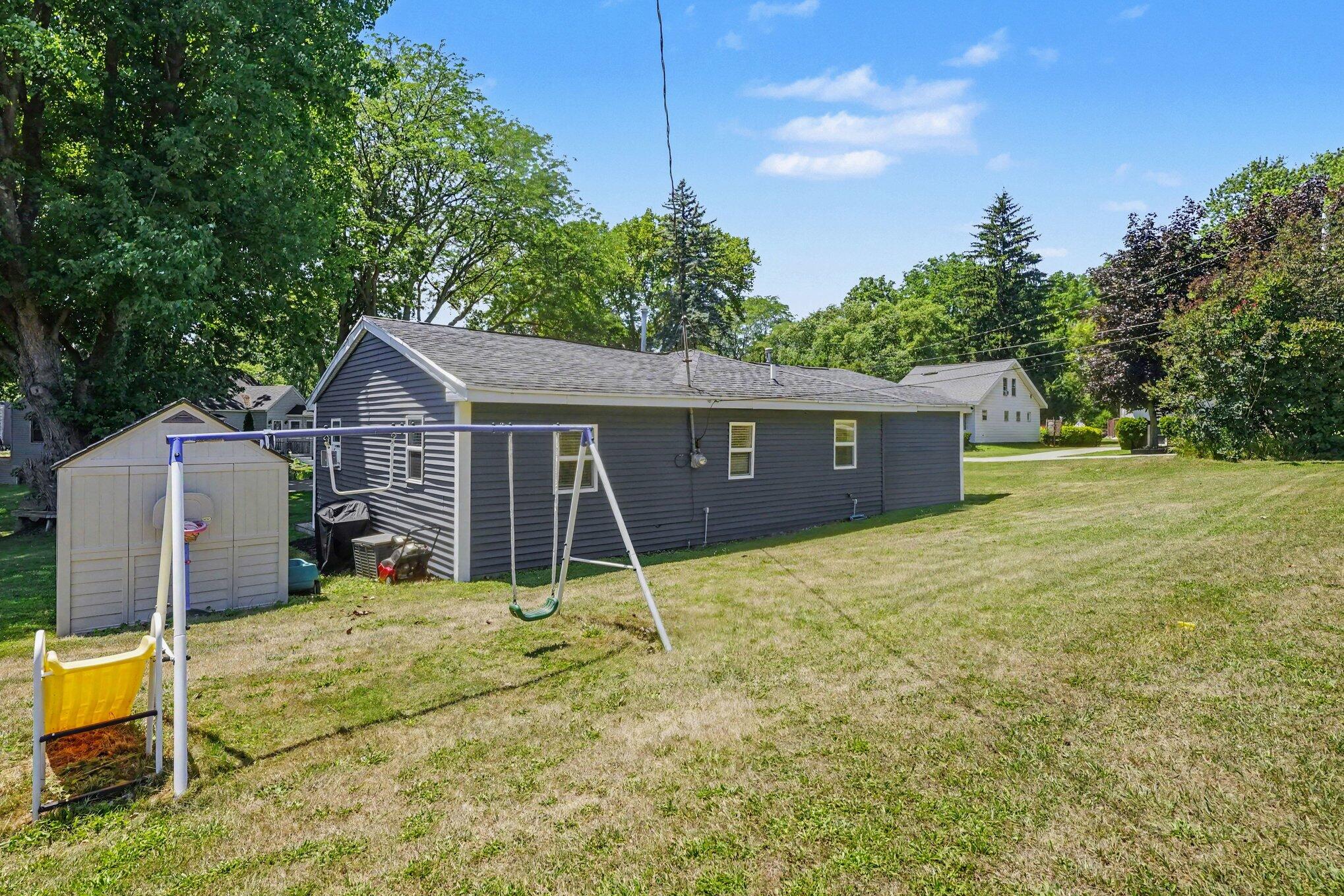 1261 Van Portfliet Drive NW Grand Rapids MI 49534