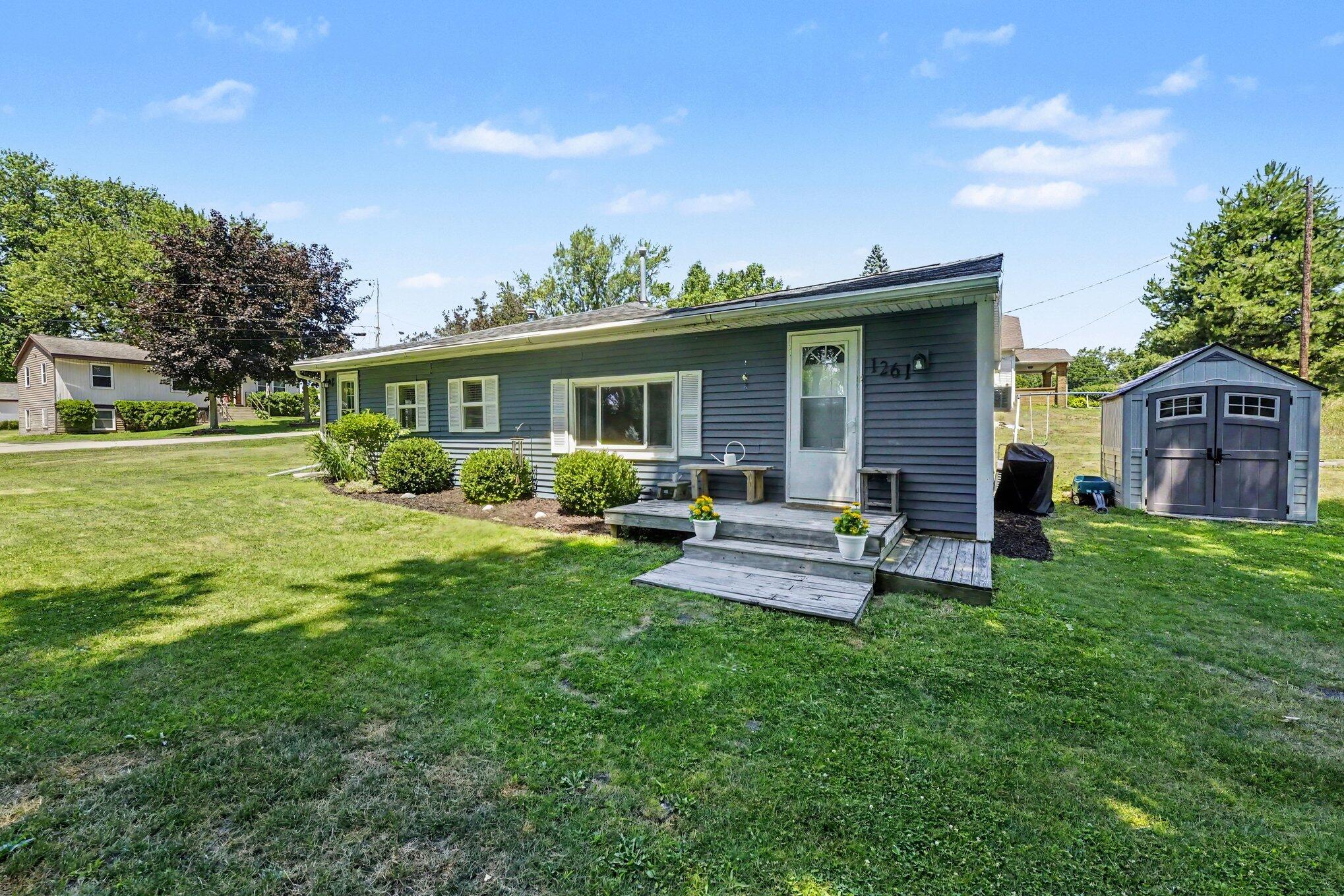 1261 Van Portfliet Drive NW Grand Rapids MI 49534