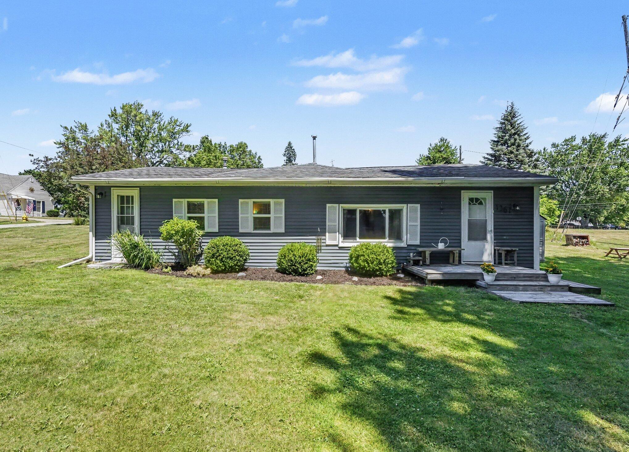 1261 Van Portfliet Drive NW Grand Rapids MI 49534
