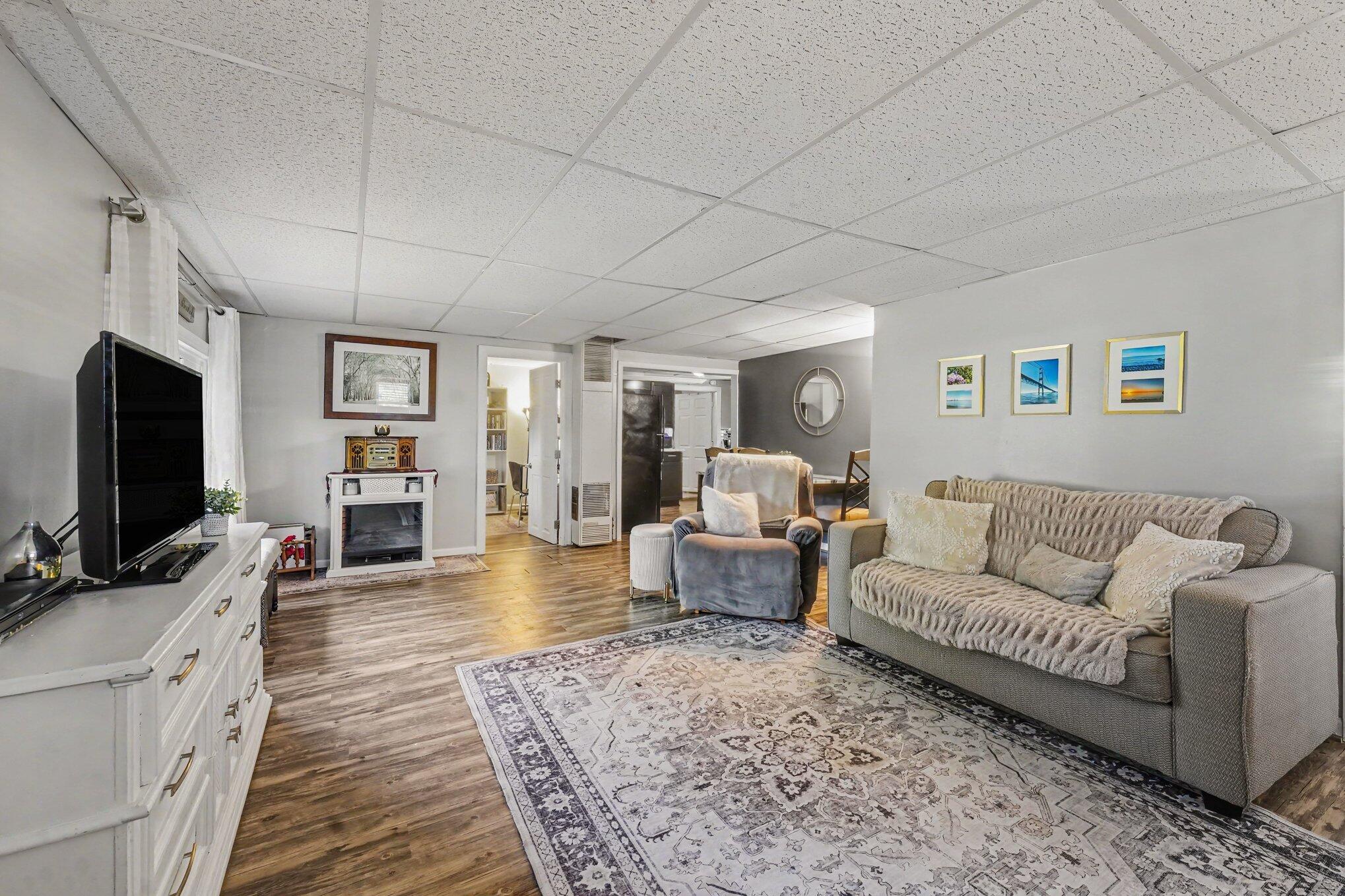 1261 Van Portfliet Drive NW Grand Rapids MI 49534