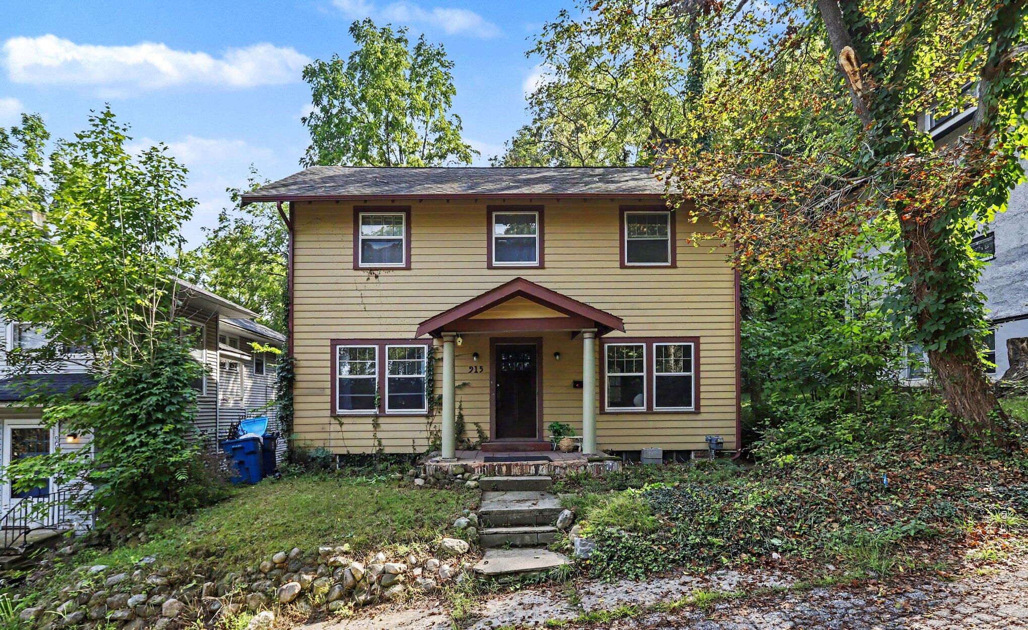 915 Walwood Place Kalamazoo MI 49007