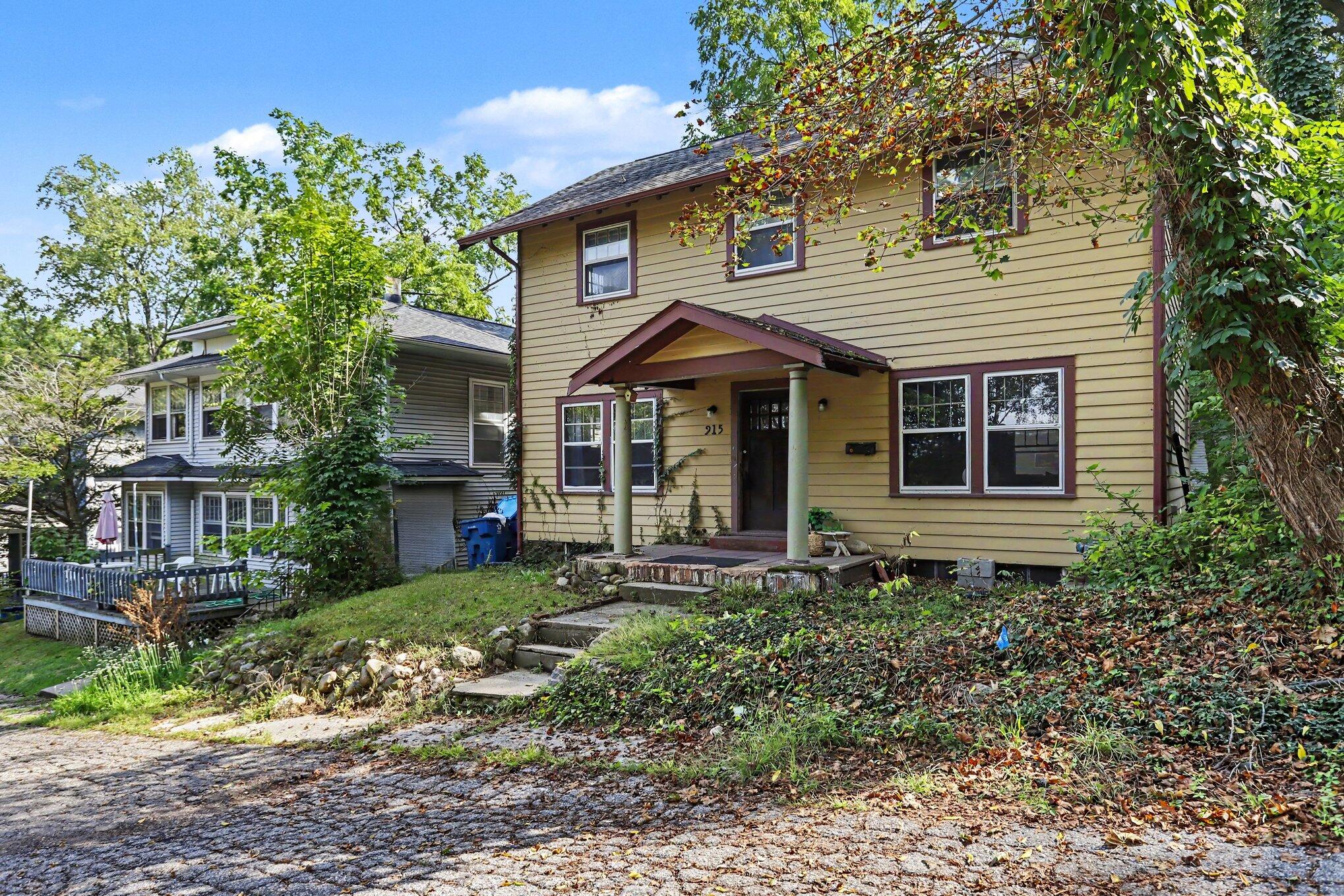 915 Walwood Place Kalamazoo MI 49007