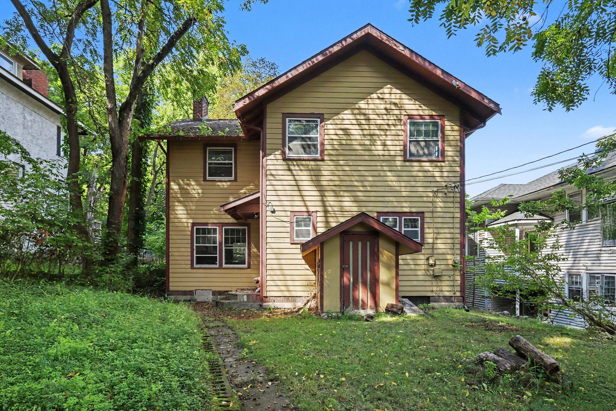 915 Walwood Place Kalamazoo MI 49007
