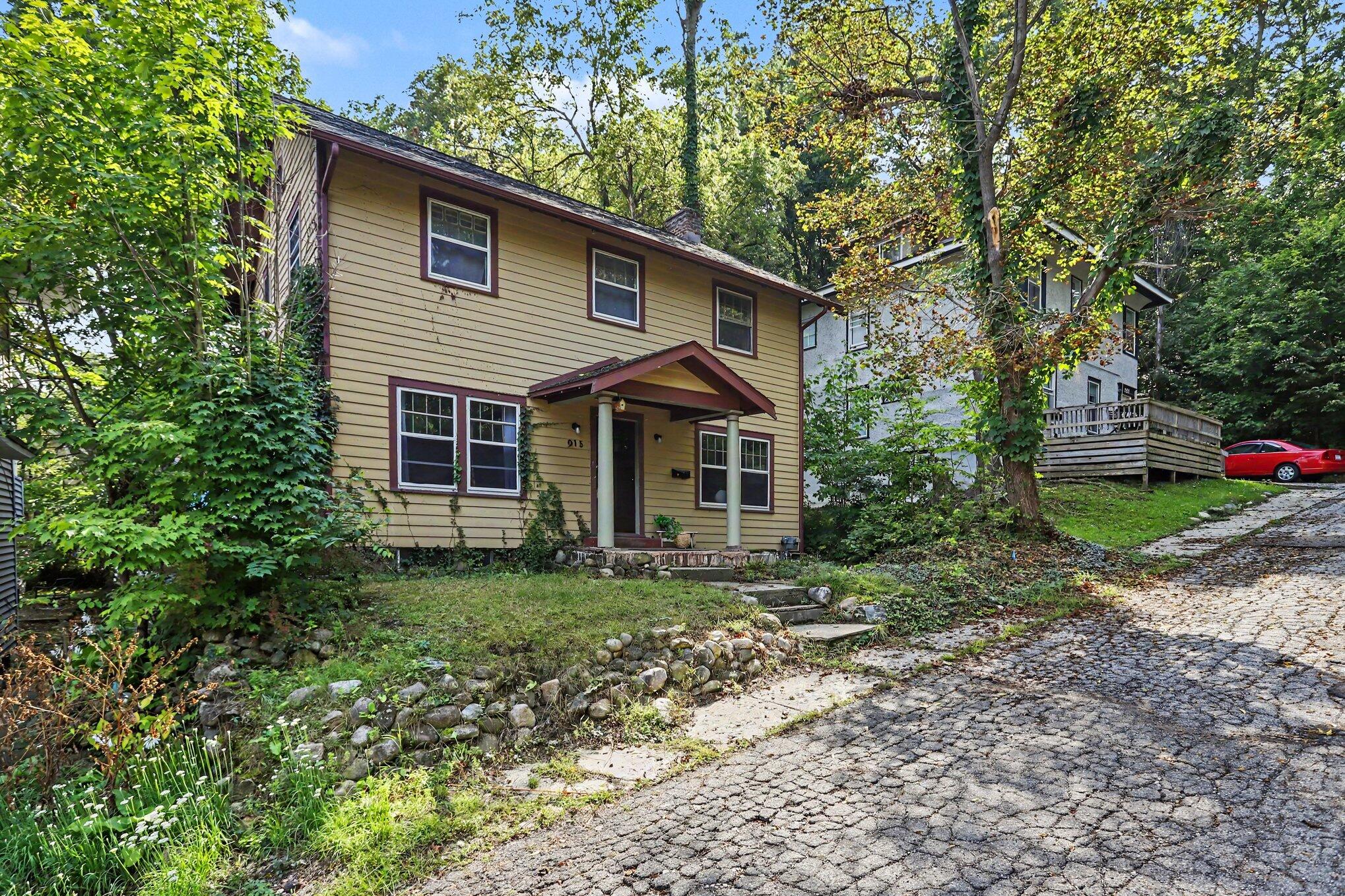 915 Walwood Place Kalamazoo MI 49007