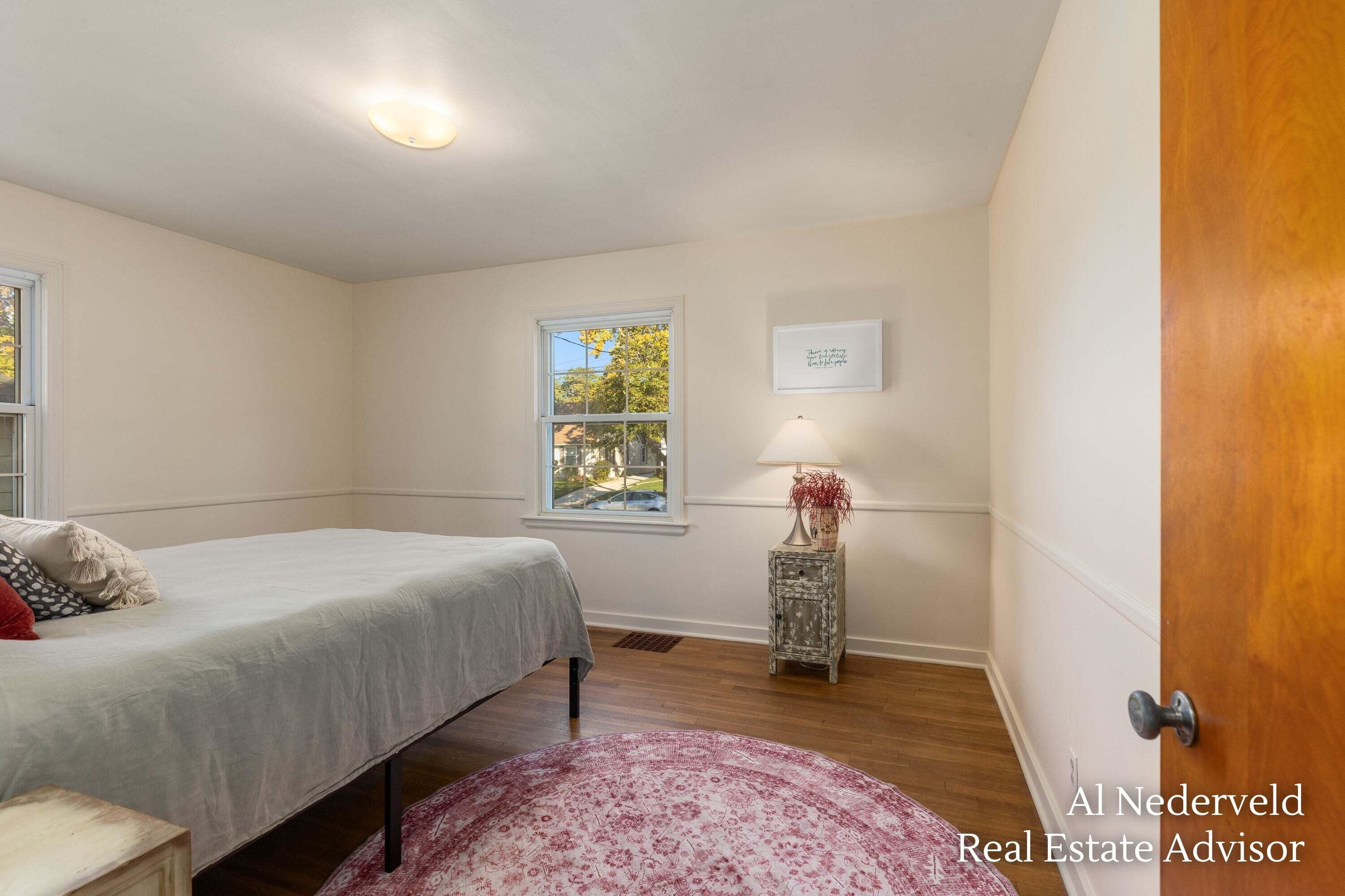 1018 Kentwood Drive NE Grand Rapids MI 49505