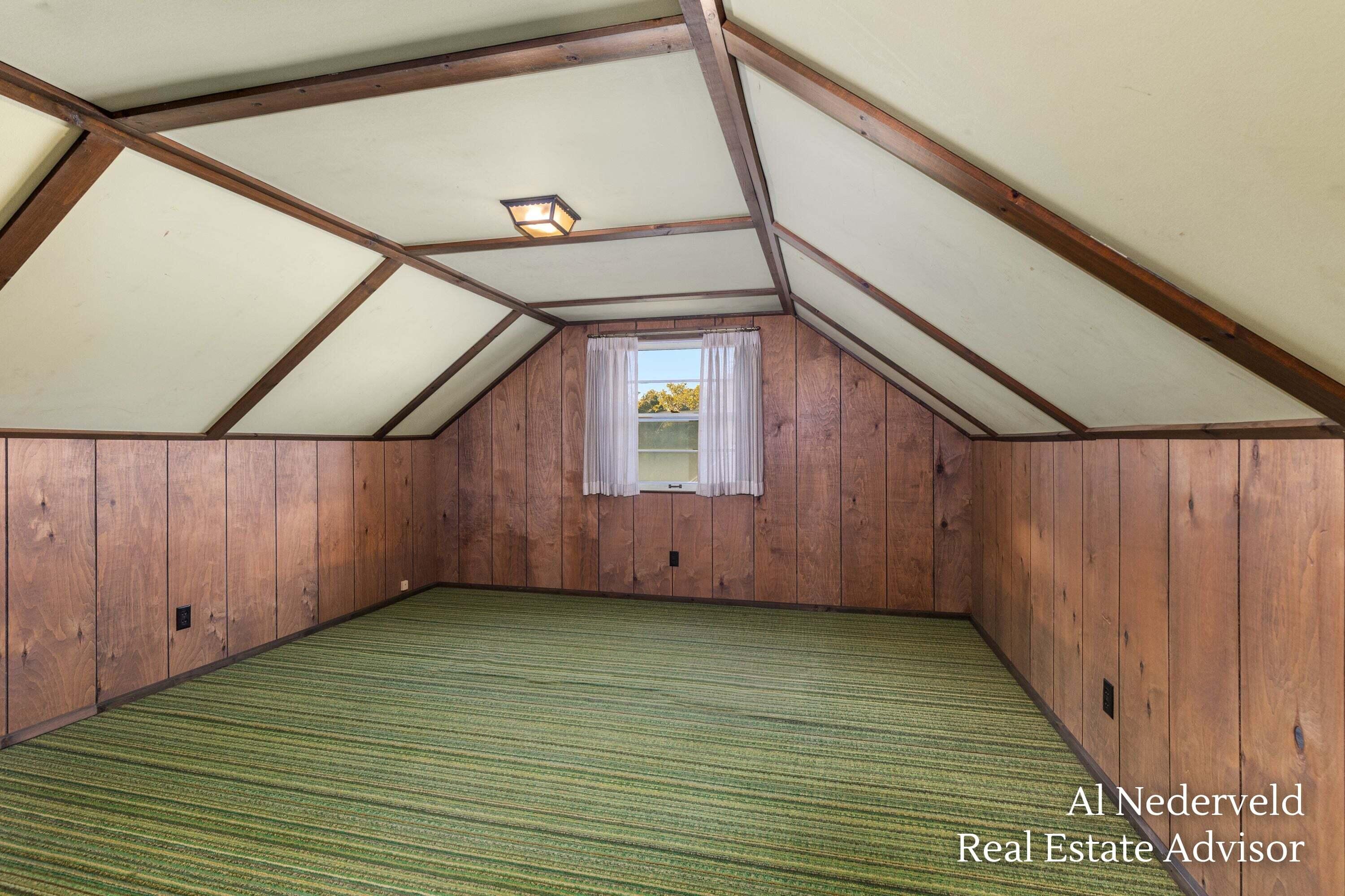 1018 Kentwood Drive NE Grand Rapids MI 49505