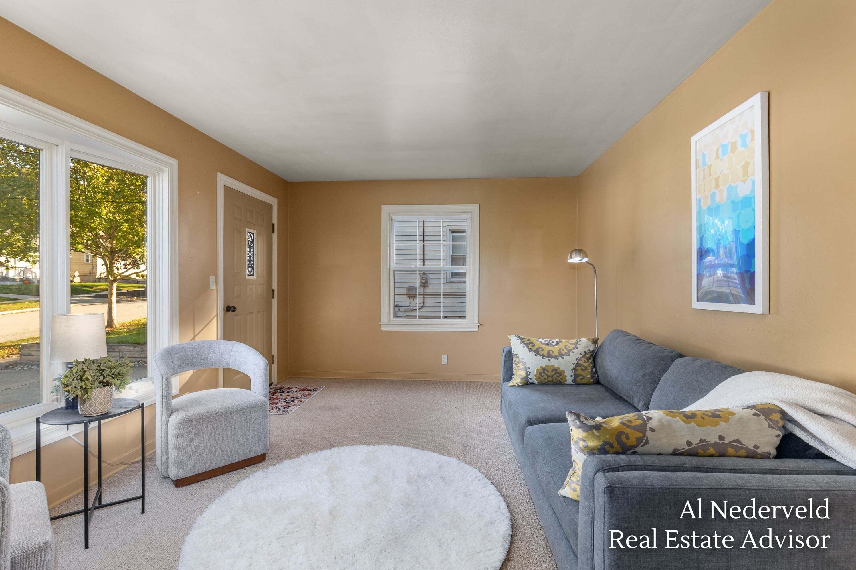 1018 Kentwood Drive NE Grand Rapids MI 49505