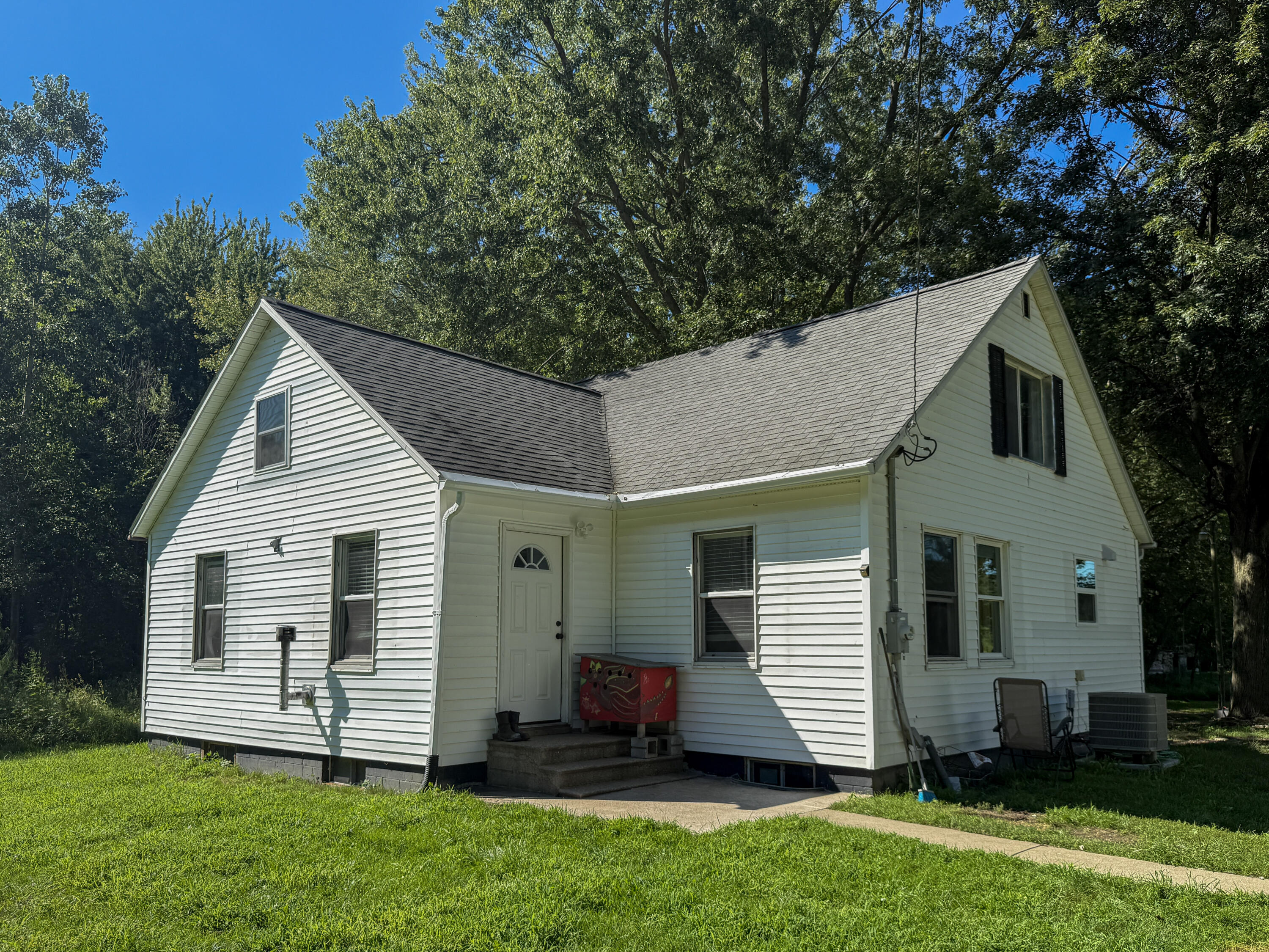 2661 E Empire Avenue Benton Harbor MI 49022