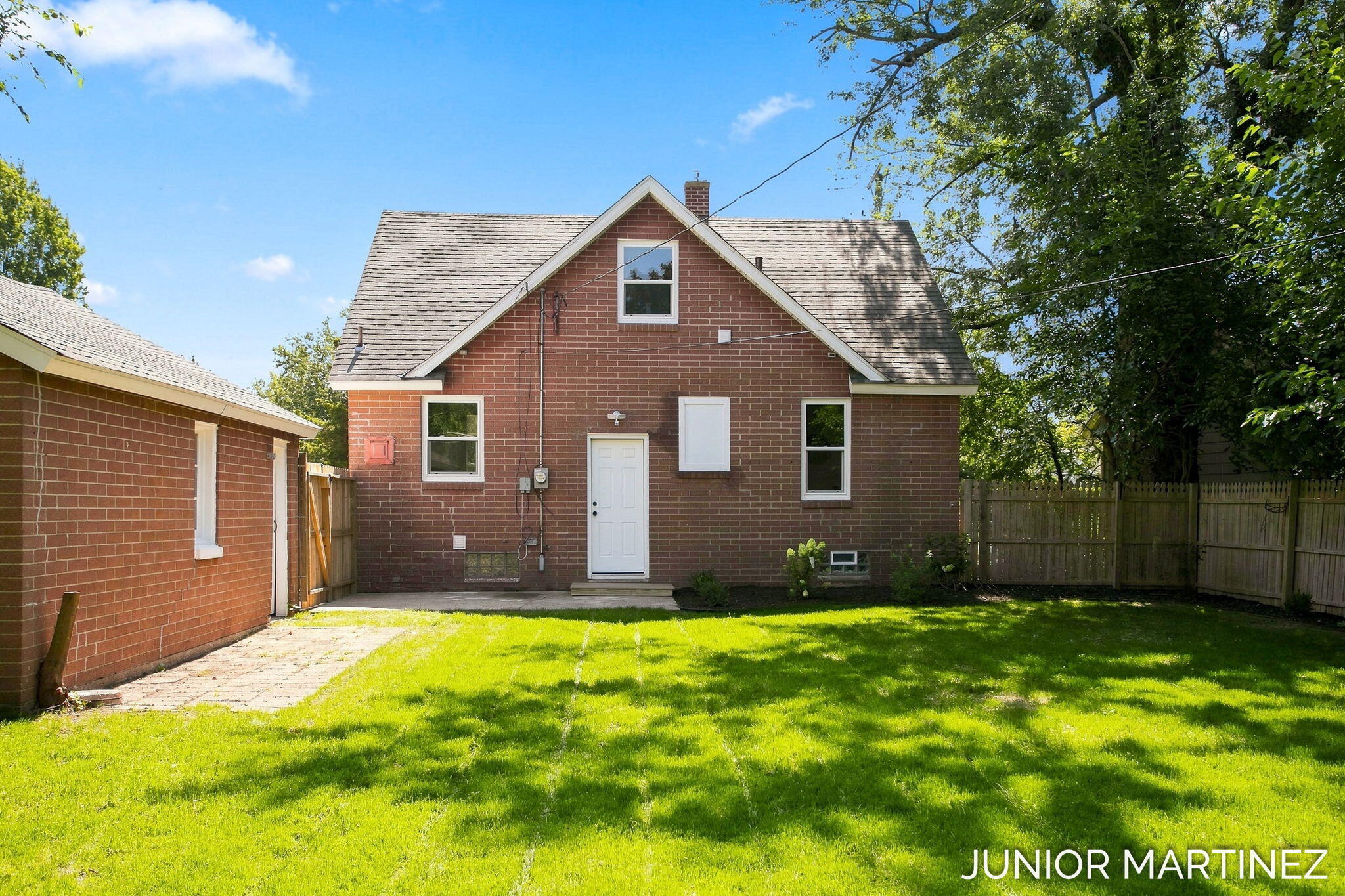 23 E 35th Street Holland MI 49423