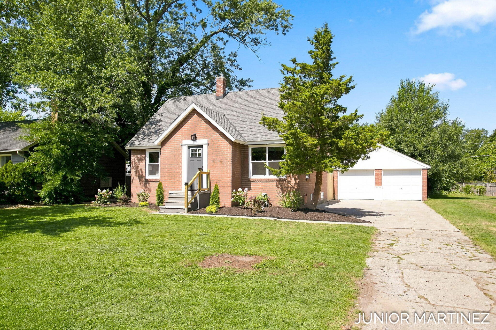 23 E 35th Street Holland MI 49423