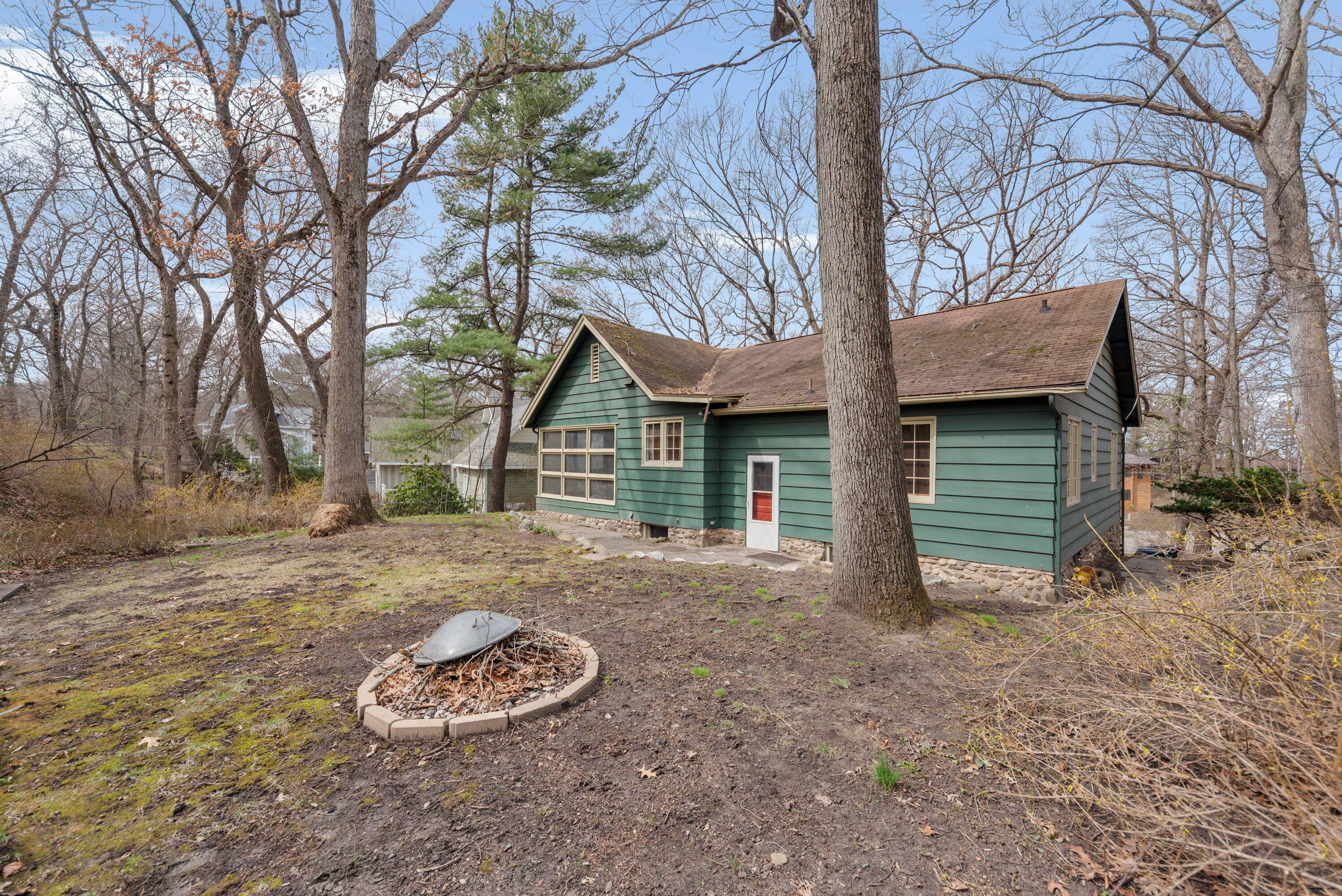 17 Angle Road Laporte IN 46350