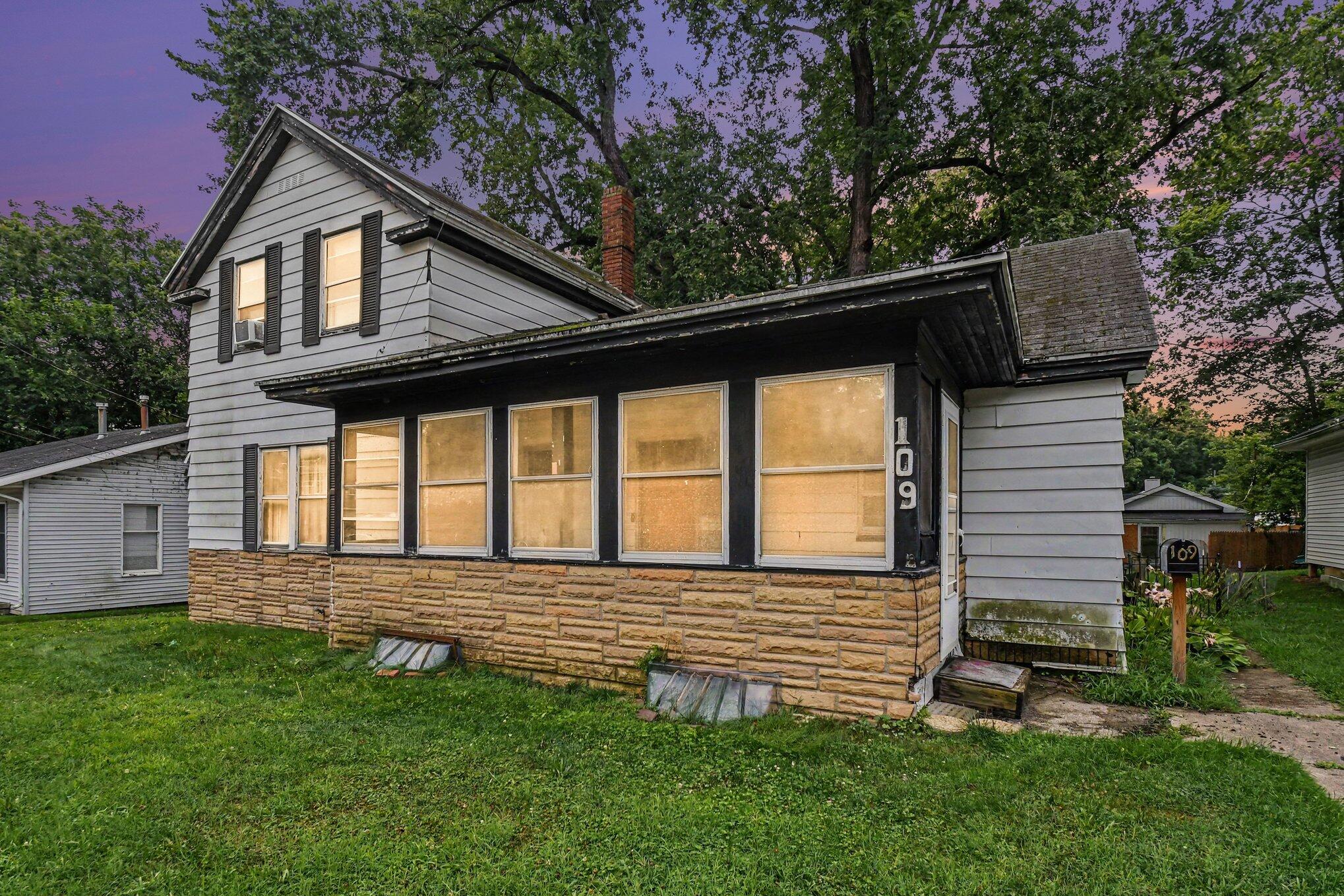 109 W Chicago Street Buchanan MI 49107