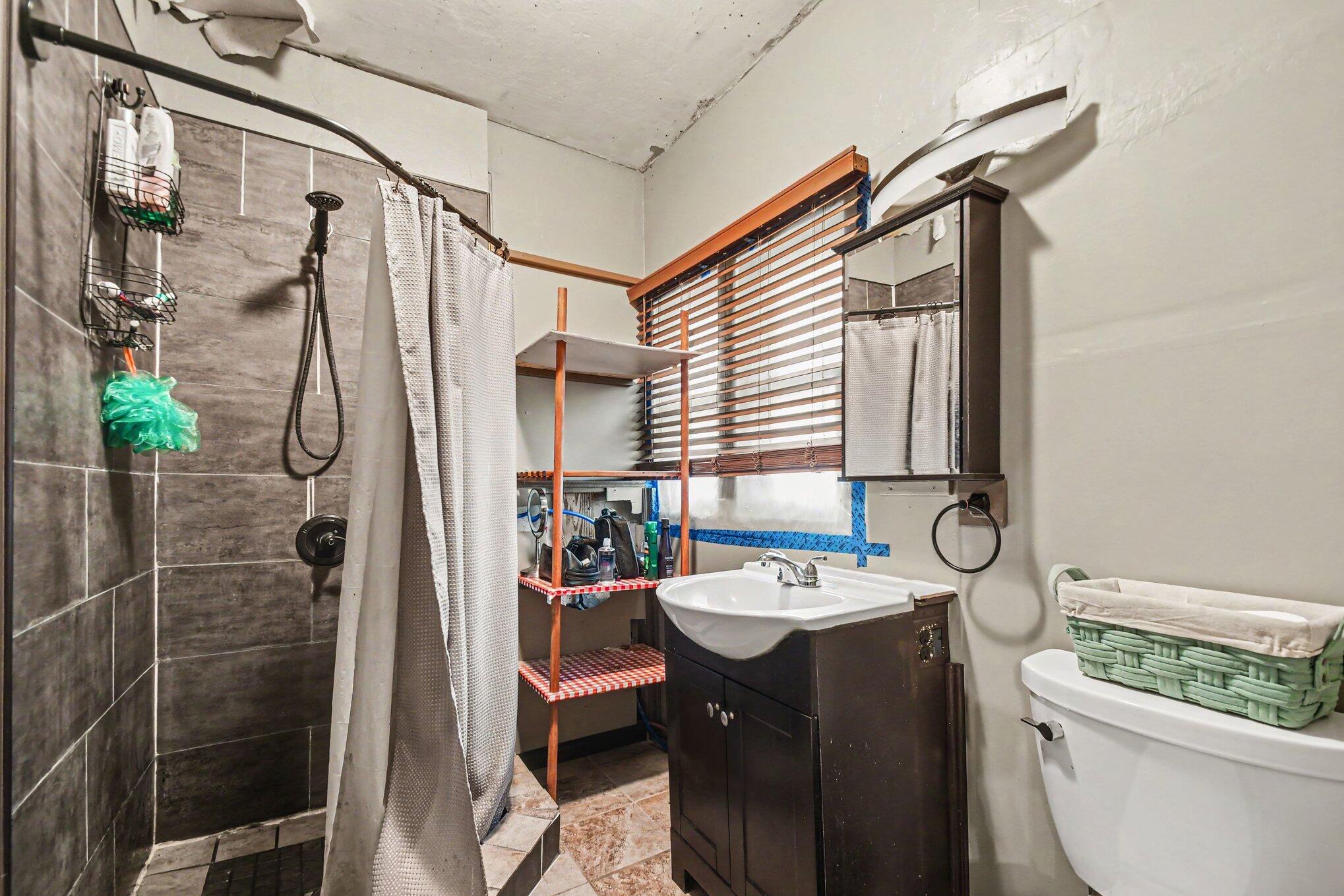109 W Chicago Street Buchanan MI 49107
