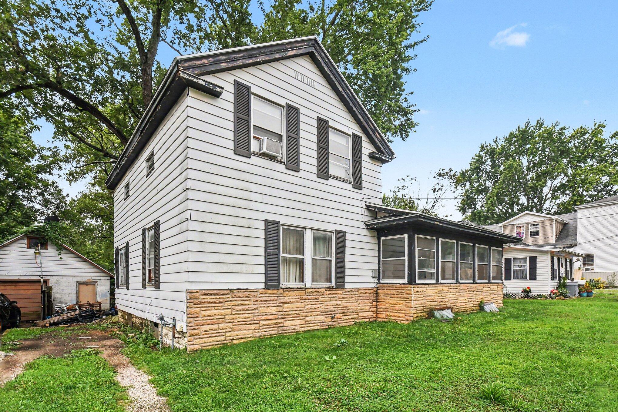 109 W Chicago Street Buchanan MI 49107