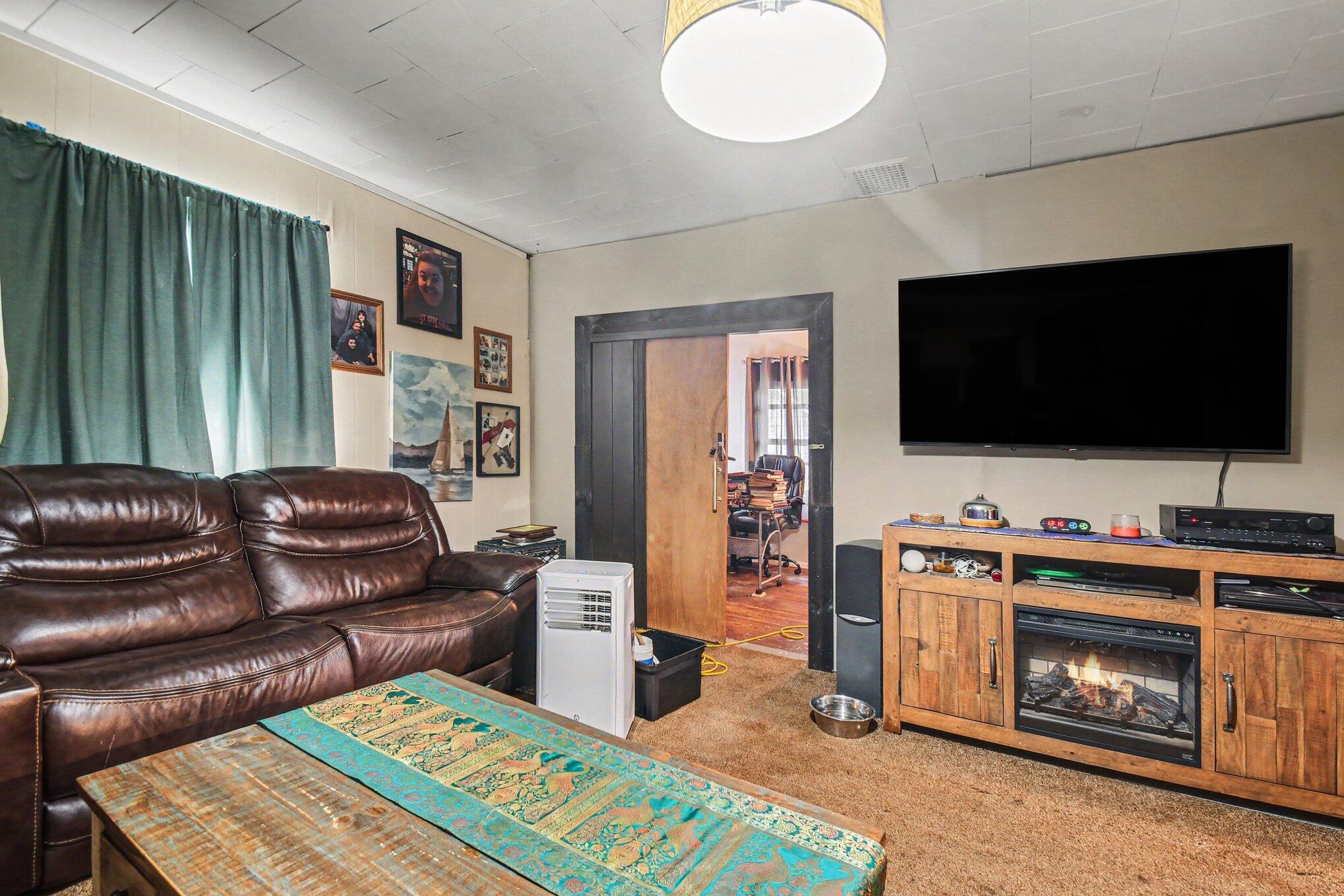 109 W Chicago Street Buchanan MI 49107
