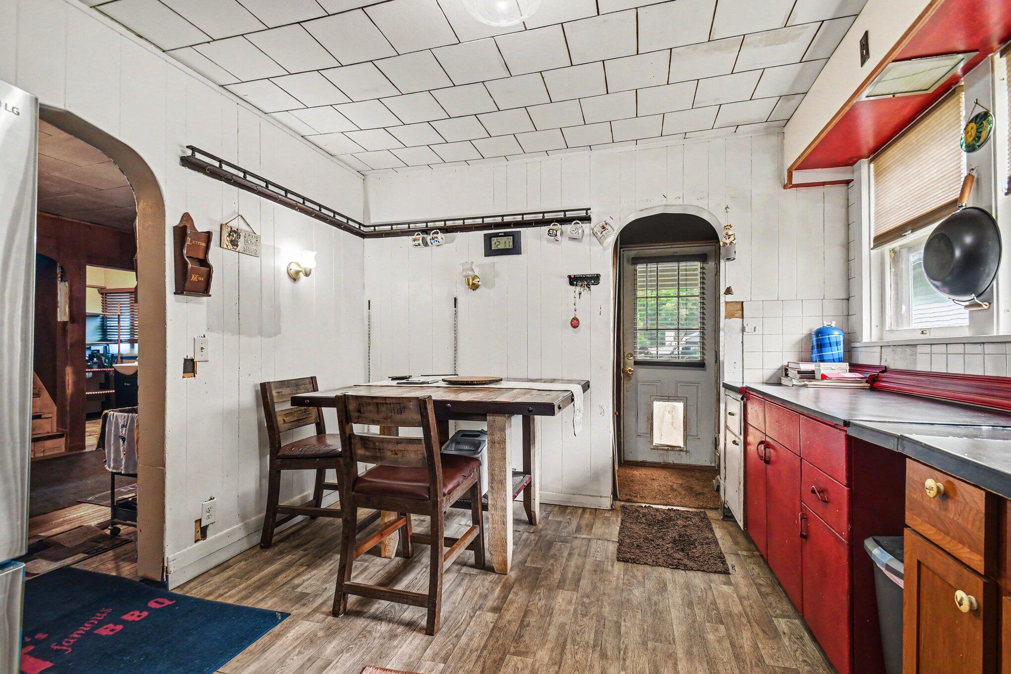 109 W Chicago Street Buchanan MI 49107