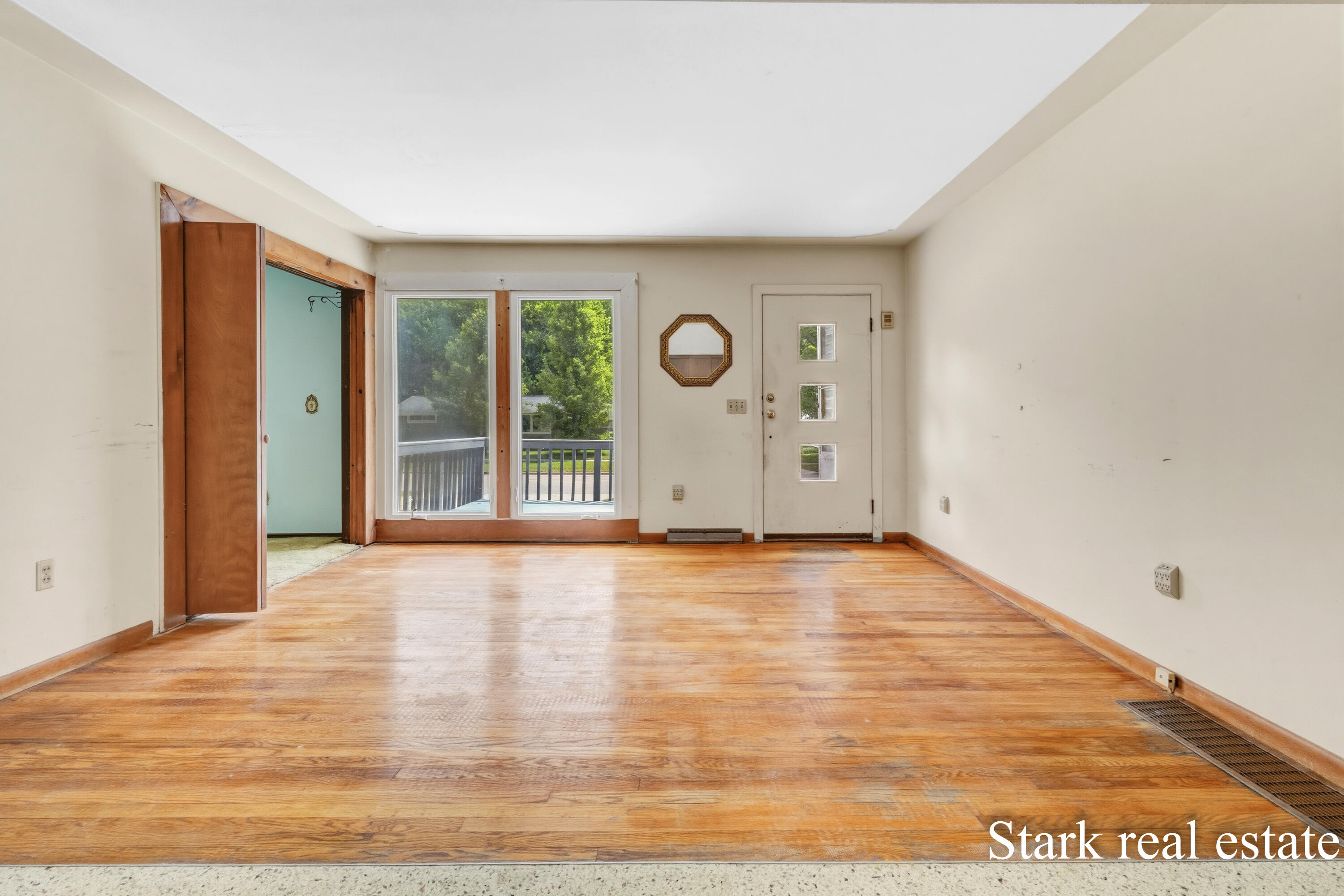 225 Sunset Hills Avenue NW Grand Rapids MI 49534