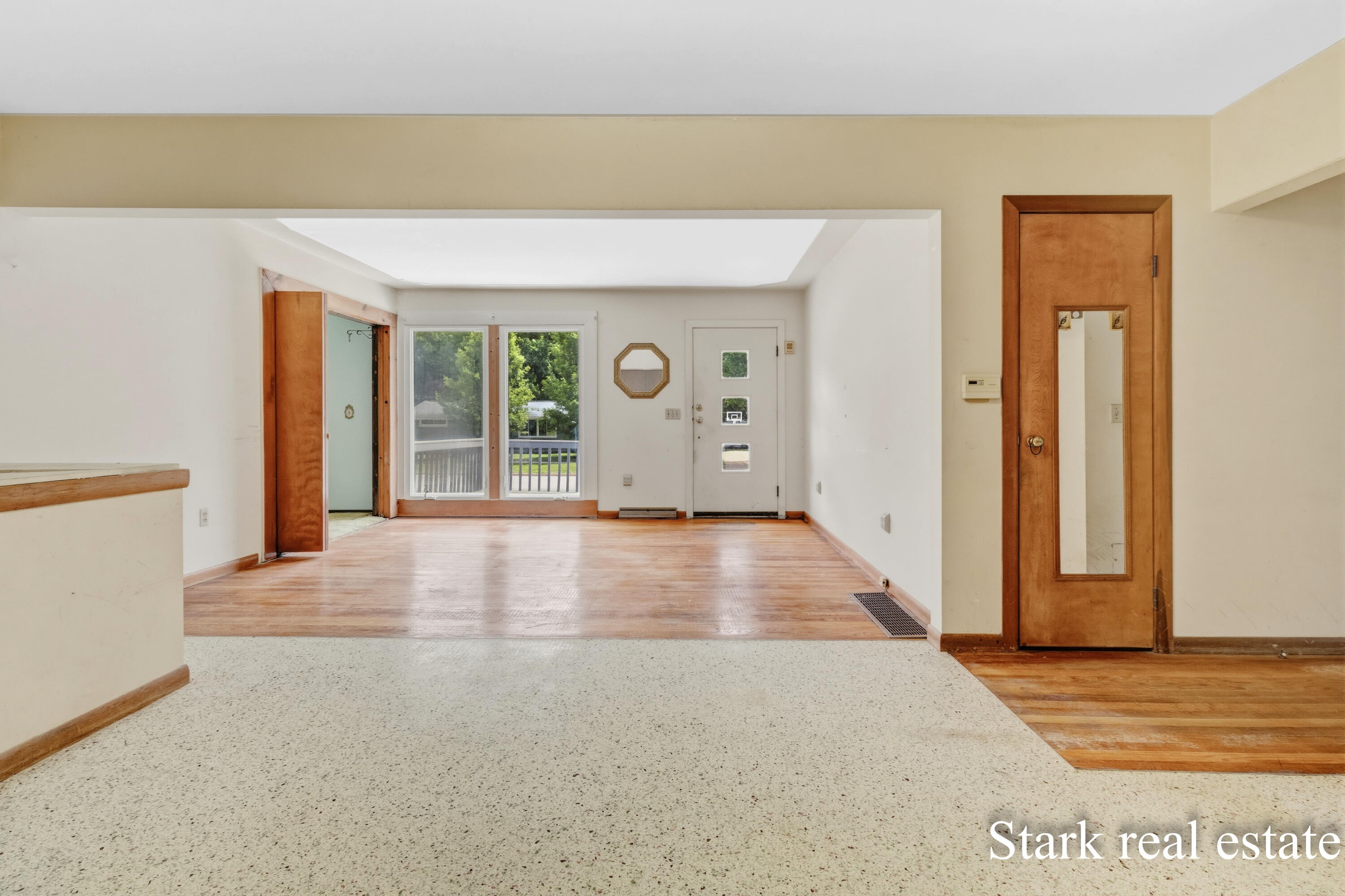 225 Sunset Hills Avenue NW Grand Rapids MI 49534