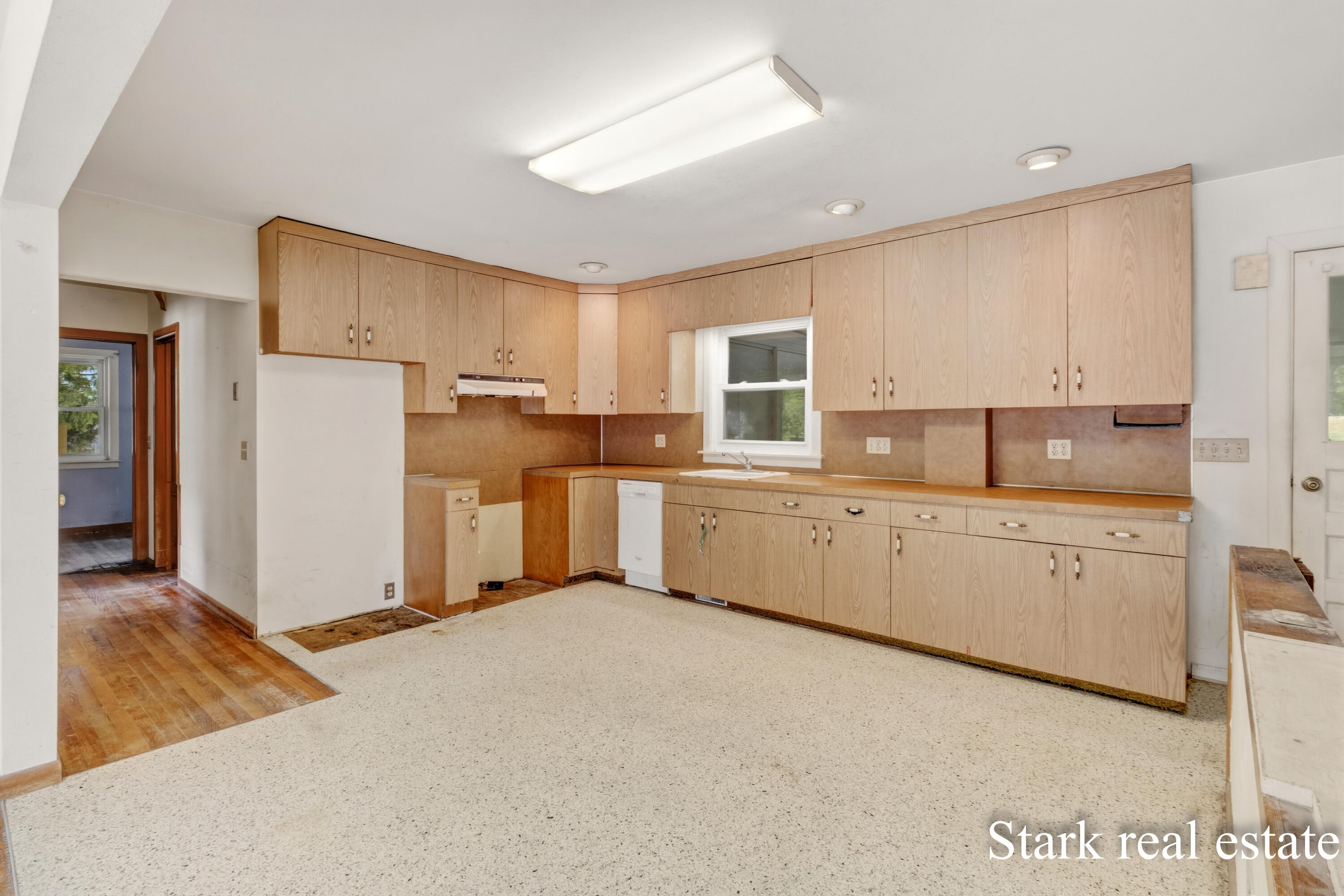 225 Sunset Hills Avenue NW Grand Rapids MI 49534