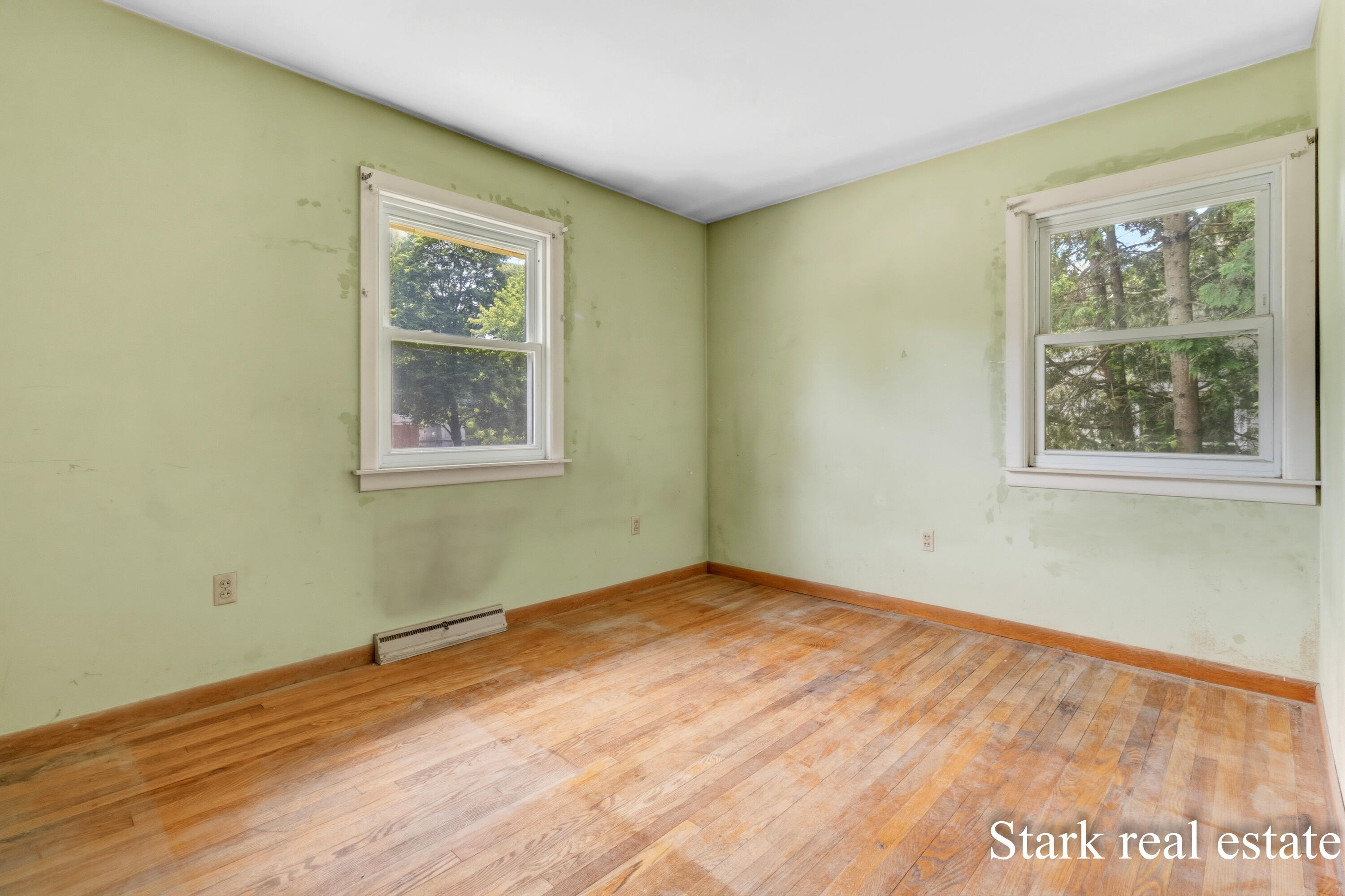 225 Sunset Hills Avenue NW Grand Rapids MI 49534