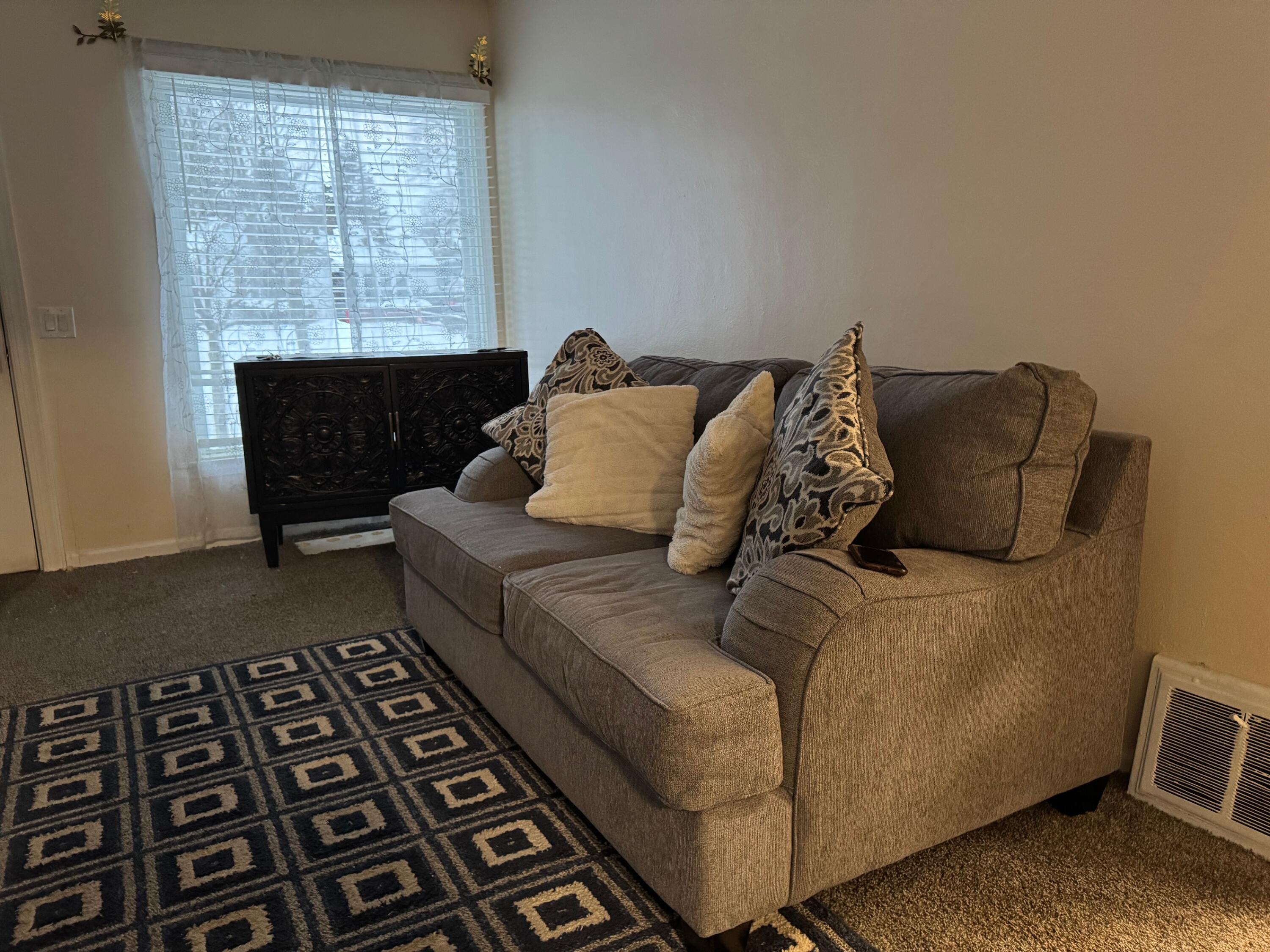 933 Dickinson Street SE Grand Rapids MI 49507