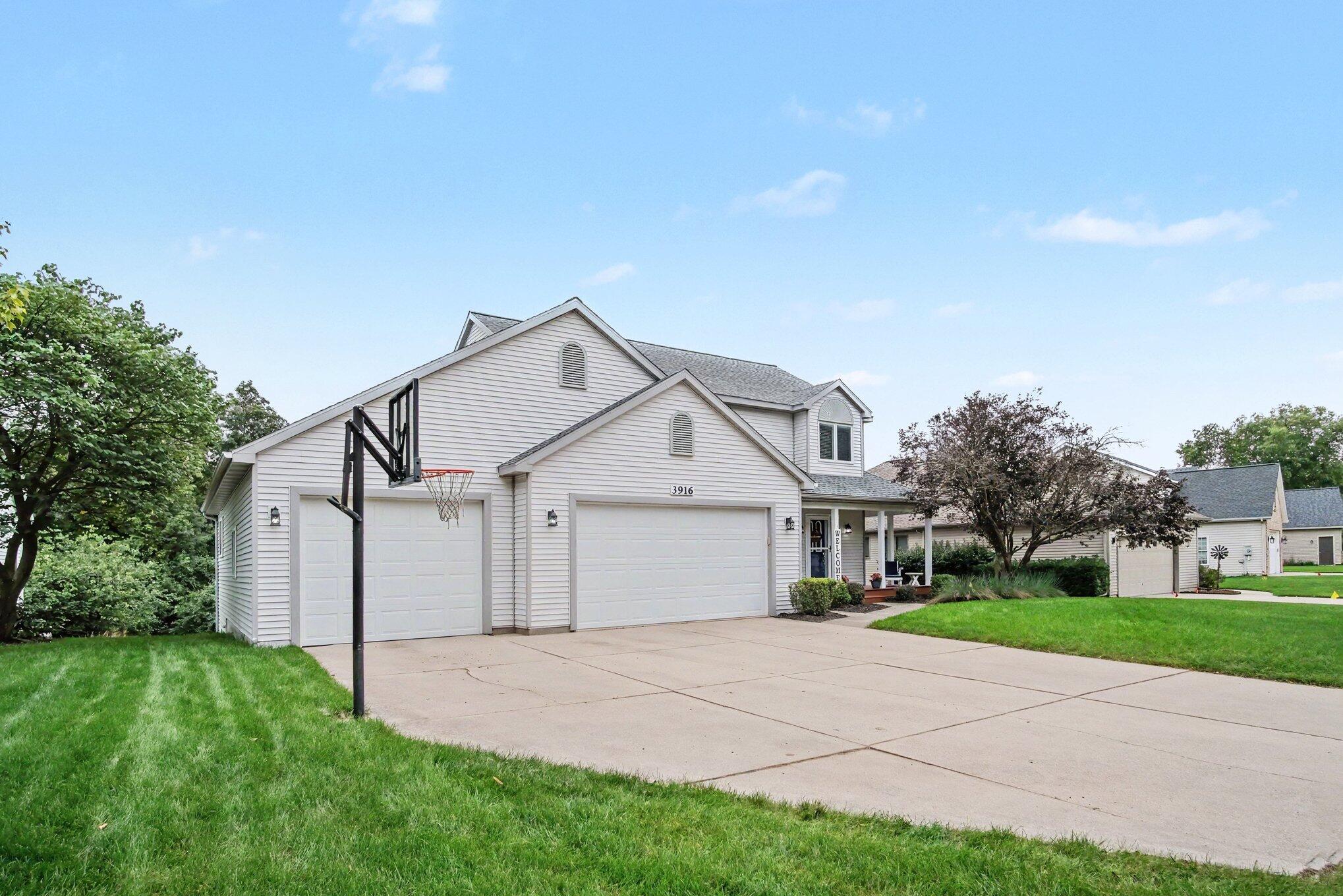 3916 Kentridge Drive SE Grand Rapids MI 49508