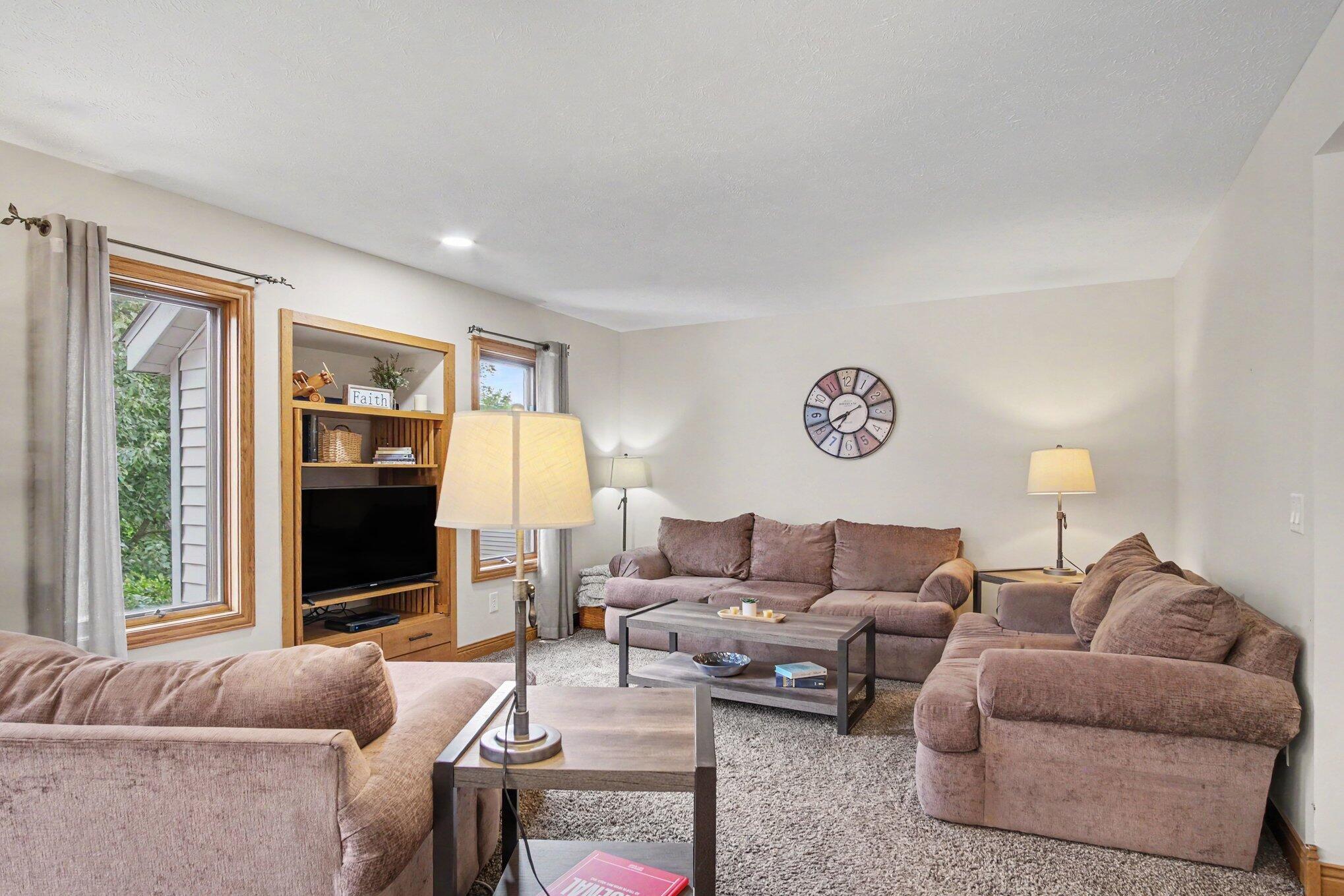 3916 Kentridge Drive SE Grand Rapids MI 49508
